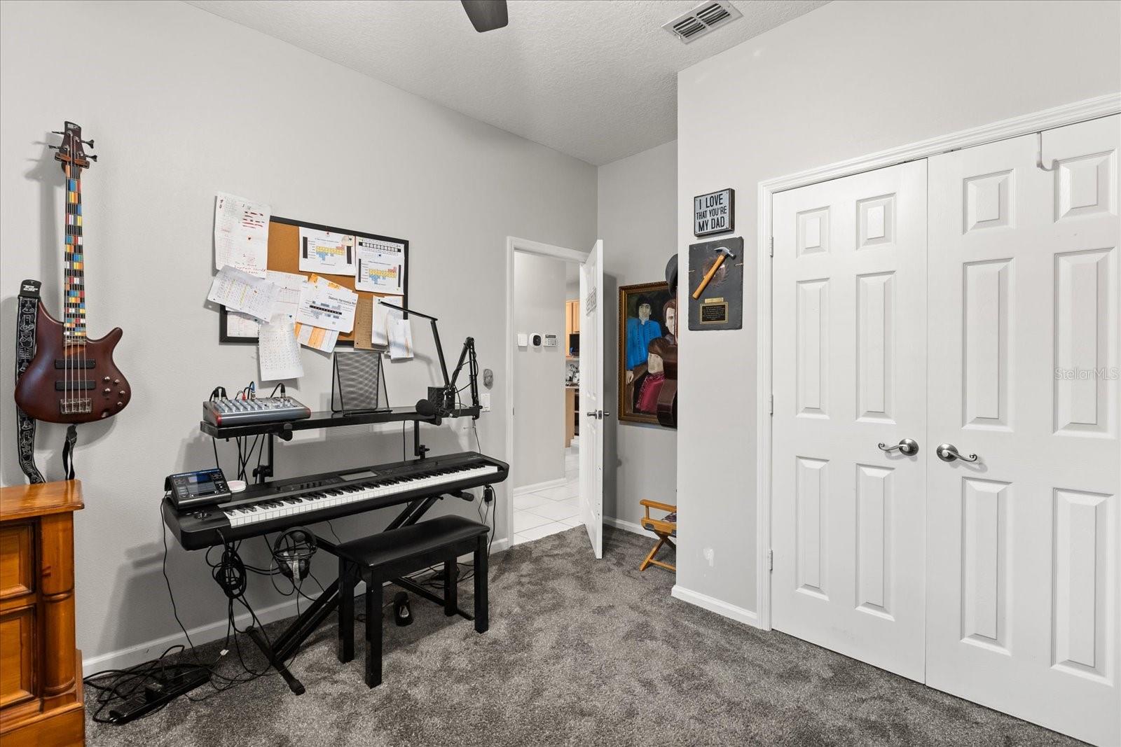 Image 20 of 35 For 223 Blue Creek Drive