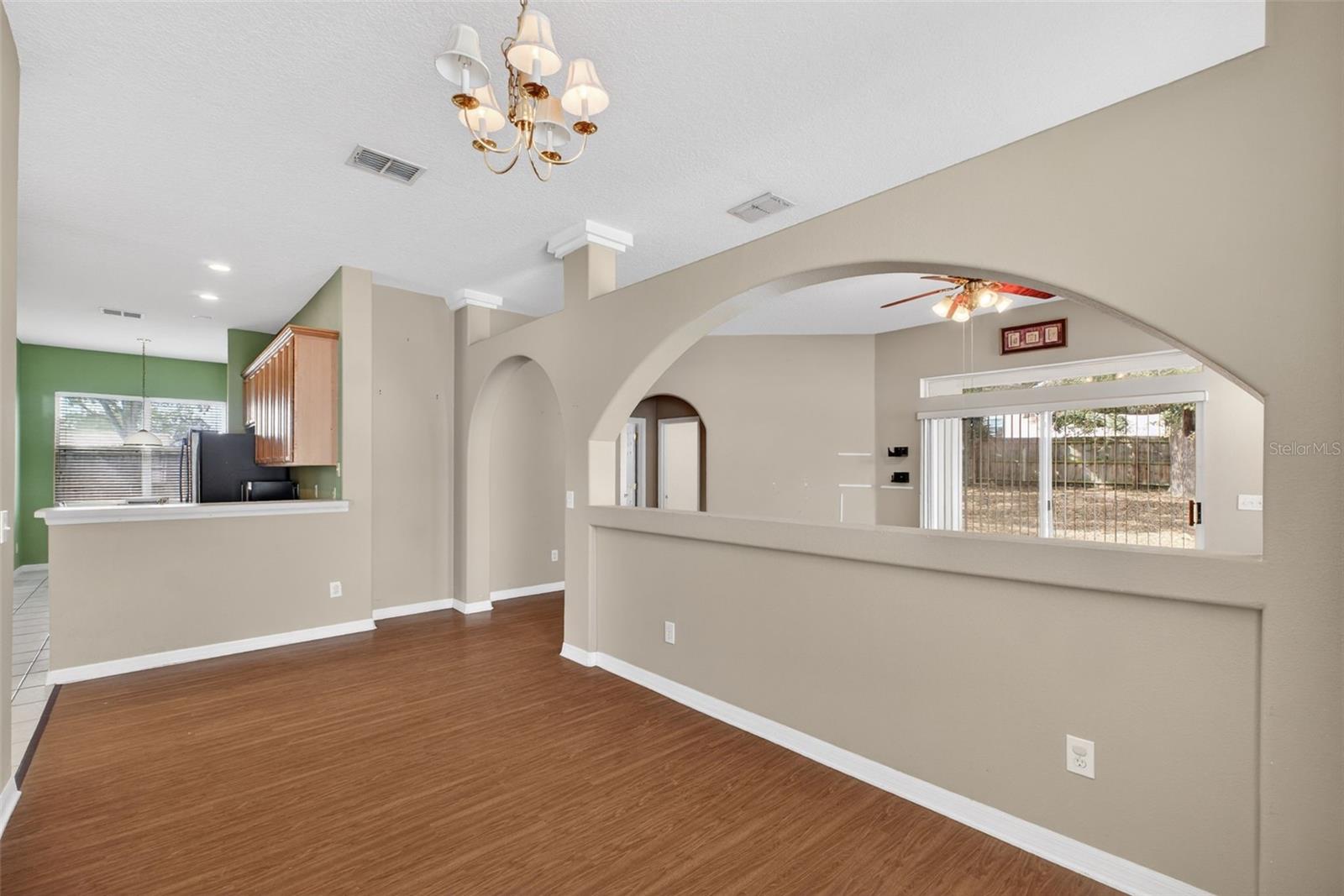 Image 15 of 58 For 801 High Pointe Circle