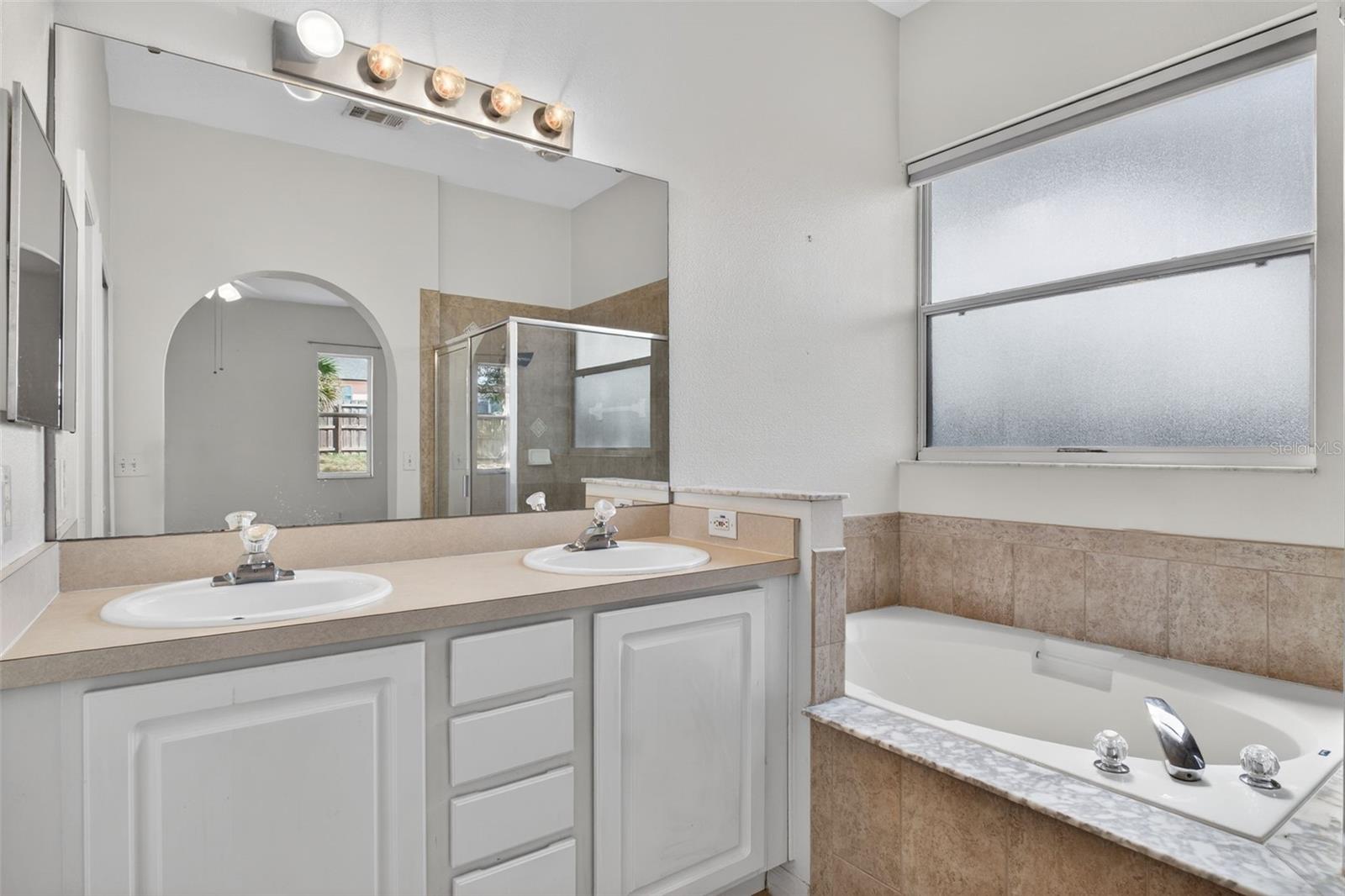 Image 36 of 58 For 801 High Pointe Circle