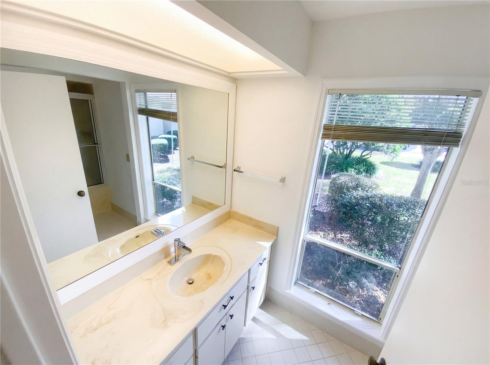 Image 12 of 26 For 1610 Dalary Point