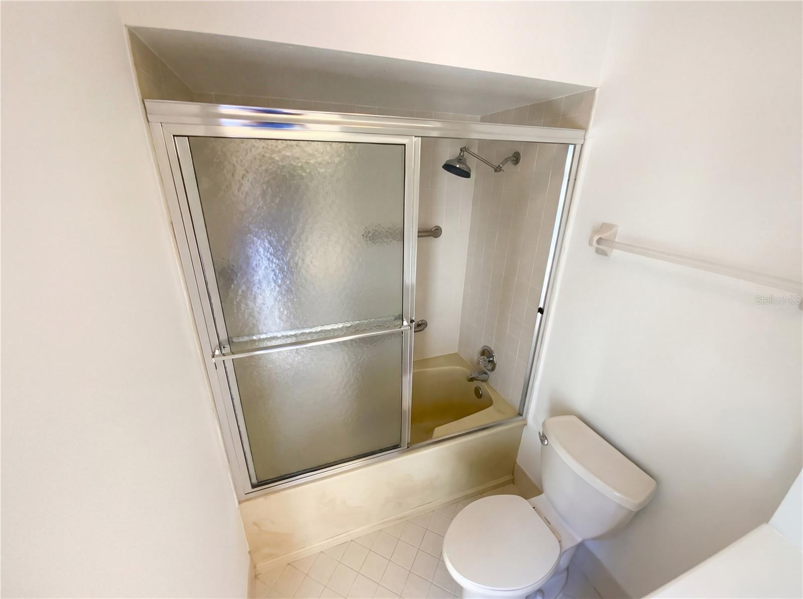 Image 13 of 26 For 1610 Dalary Point