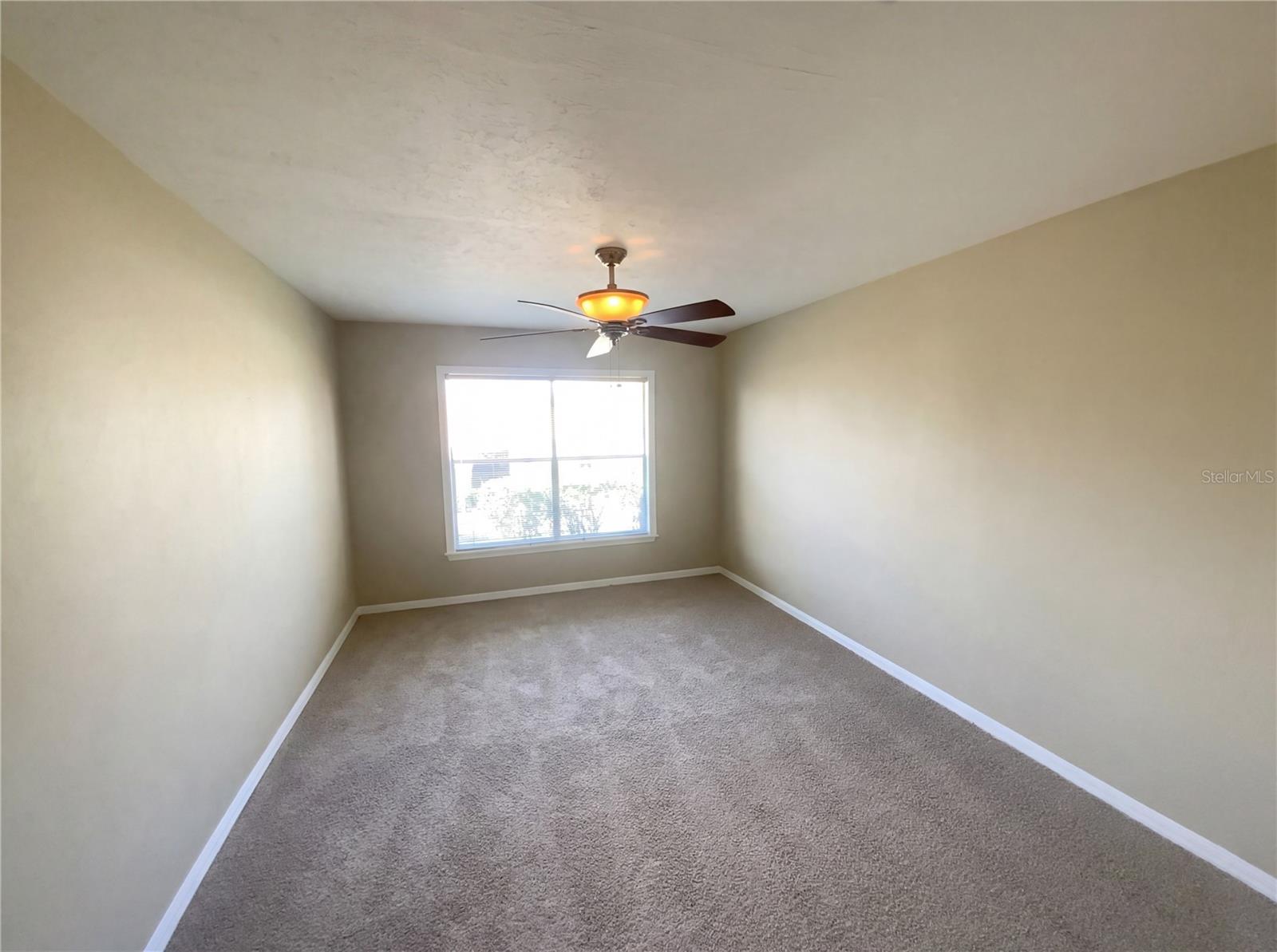 Image 19 of 26 For 1610 Dalary Point