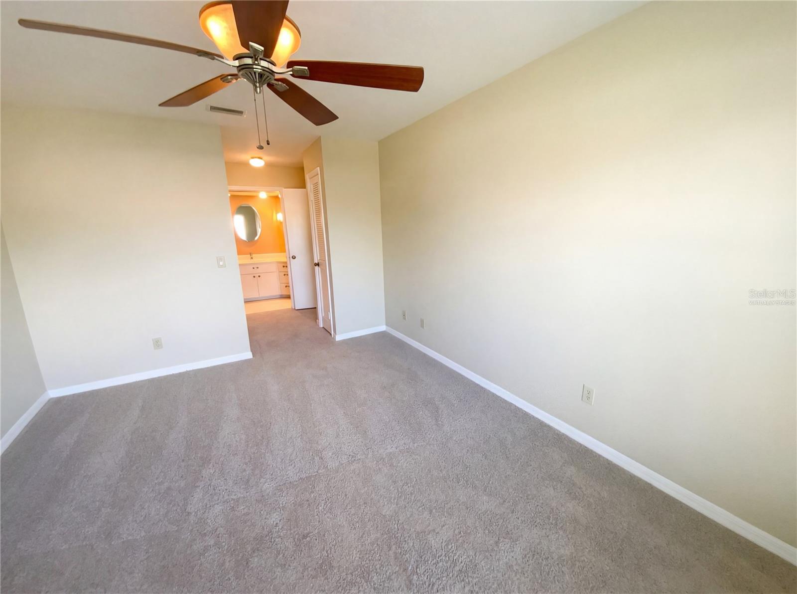 Image 4 of 26 For 1610 Dalary Point