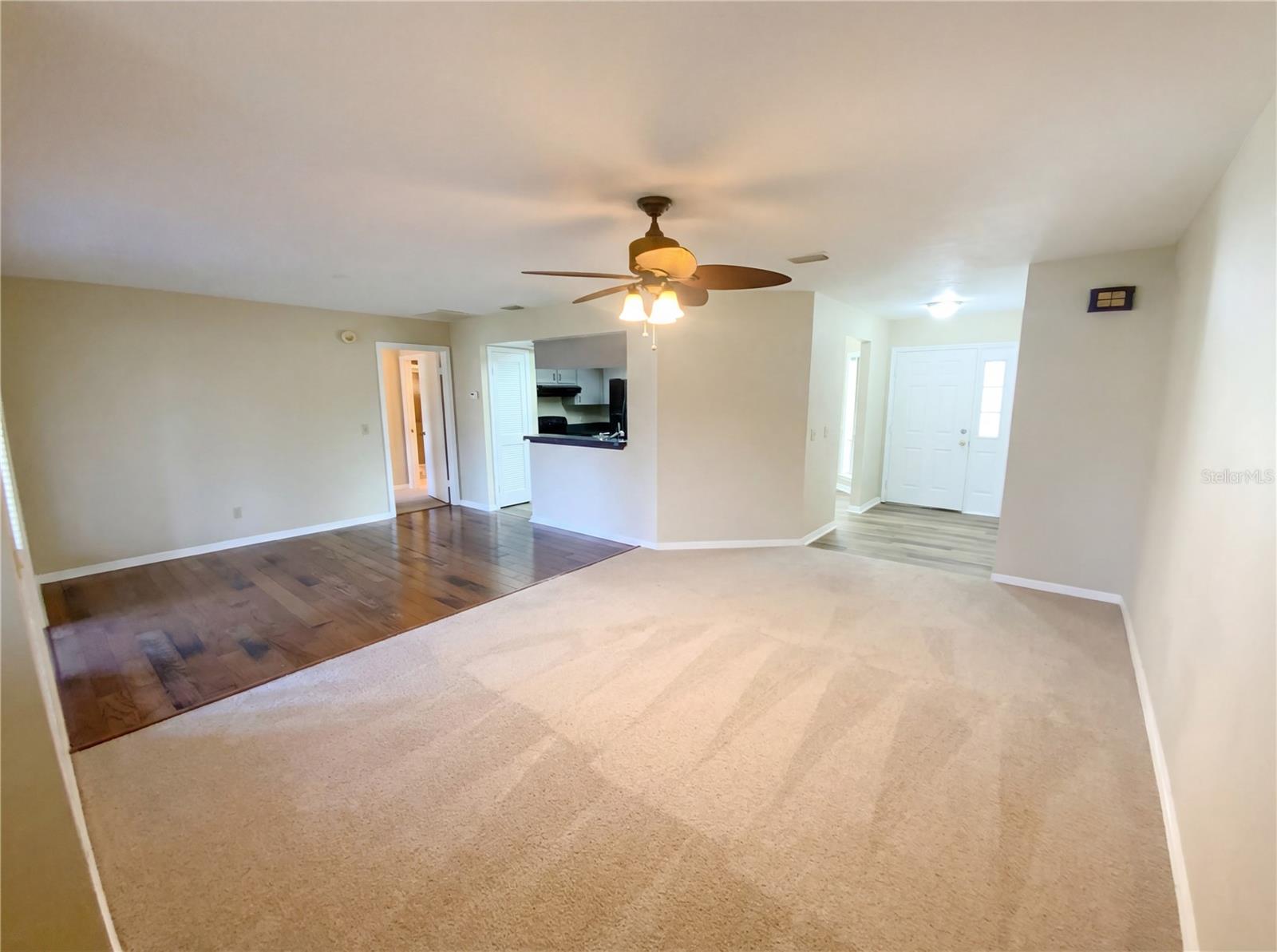 Image 7 of 26 For 1610 Dalary Point