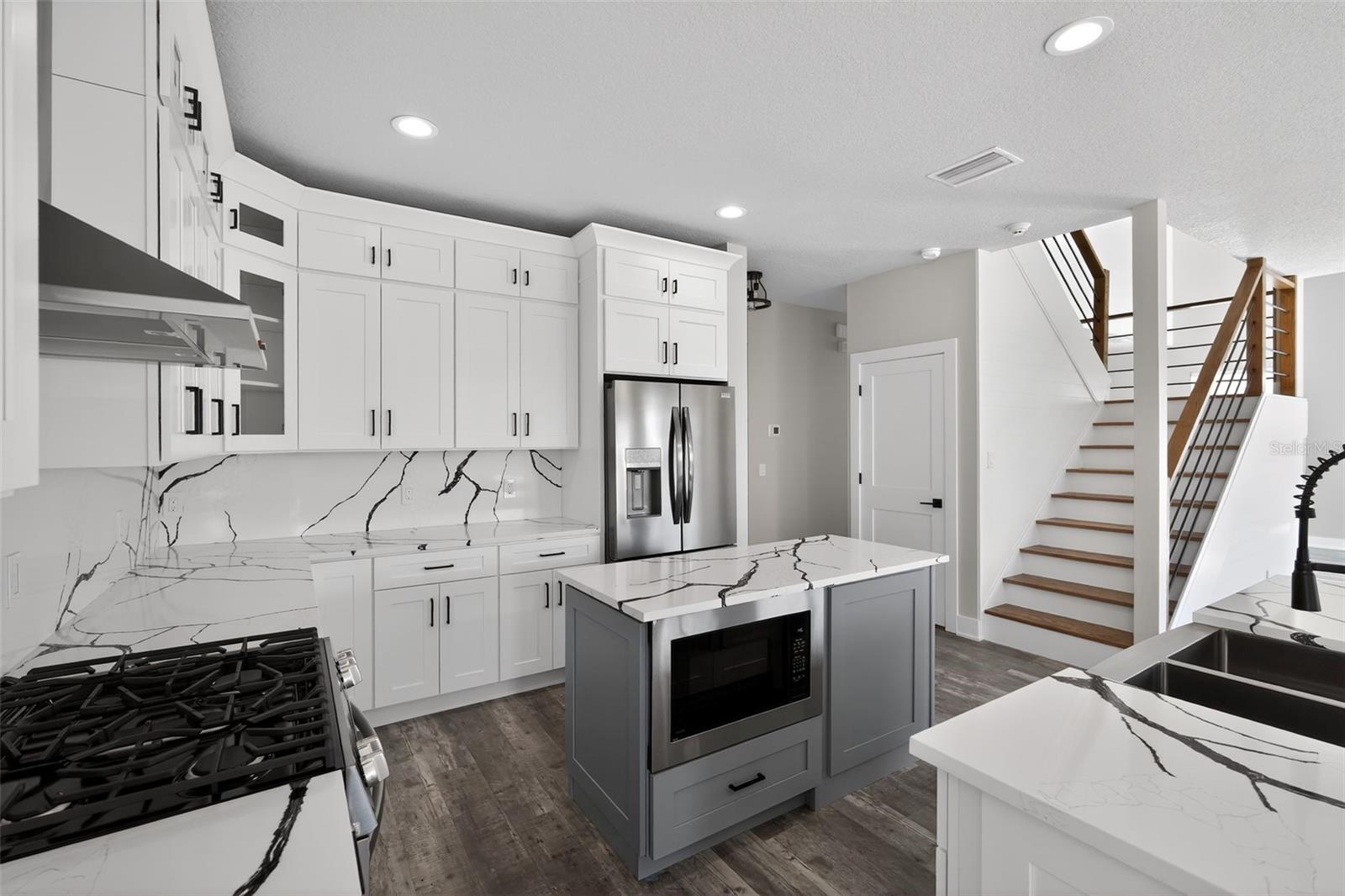 Image 12 of 34 For 20054 Nob Oak Avenue