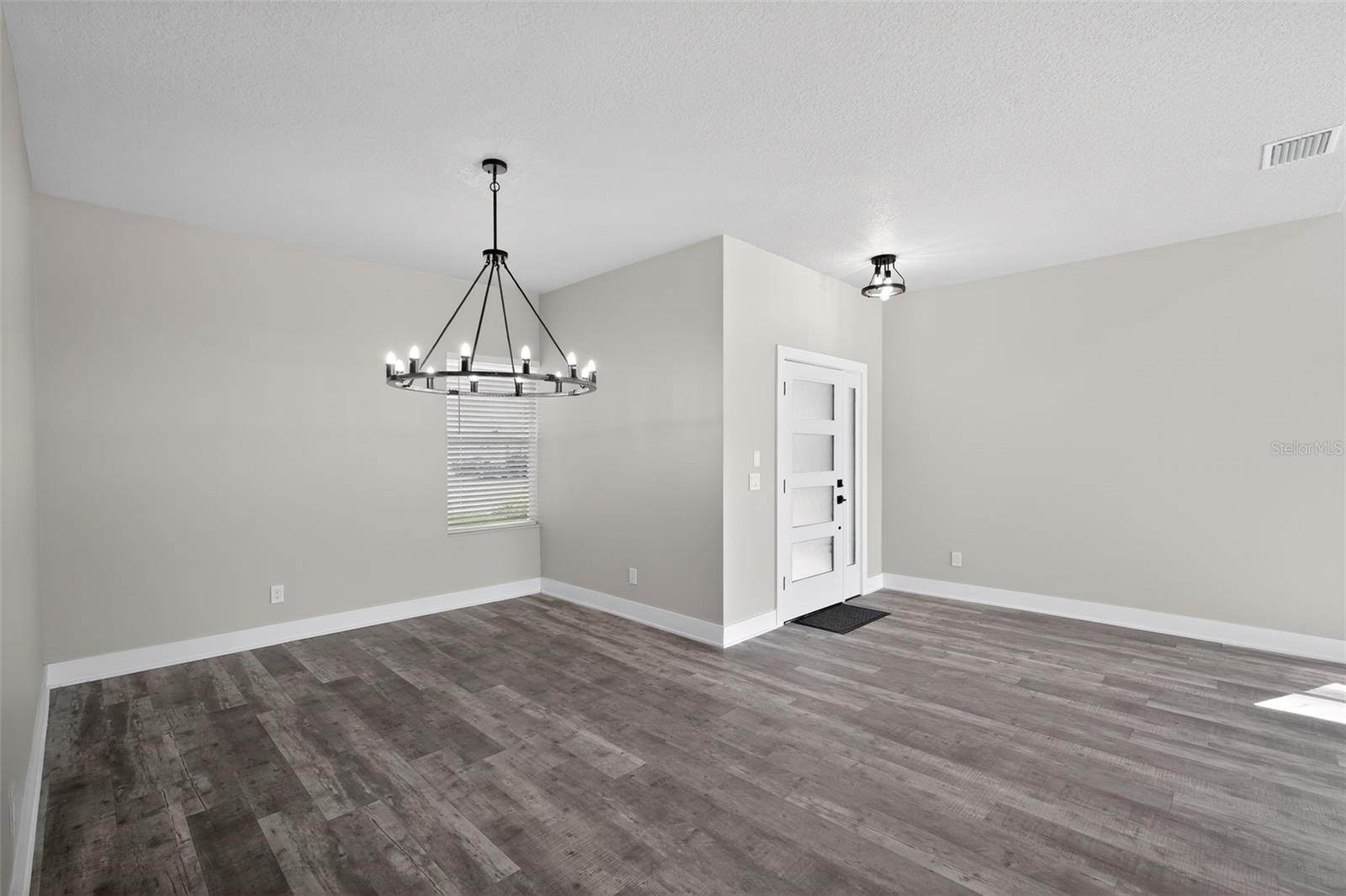 Image 17 of 34 For 20054 Nob Oak Avenue