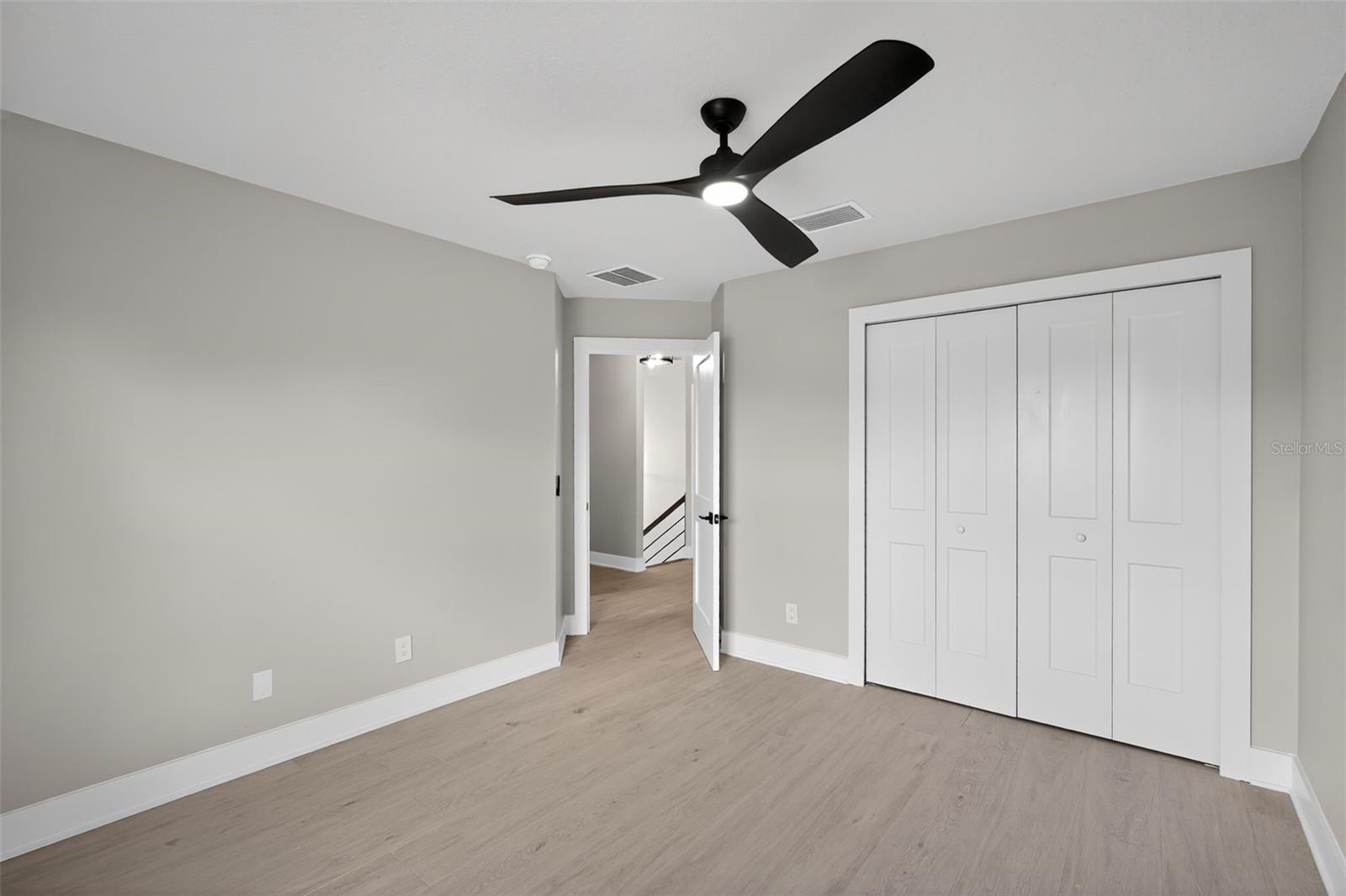 Image 19 of 34 For 20054 Nob Oak Avenue