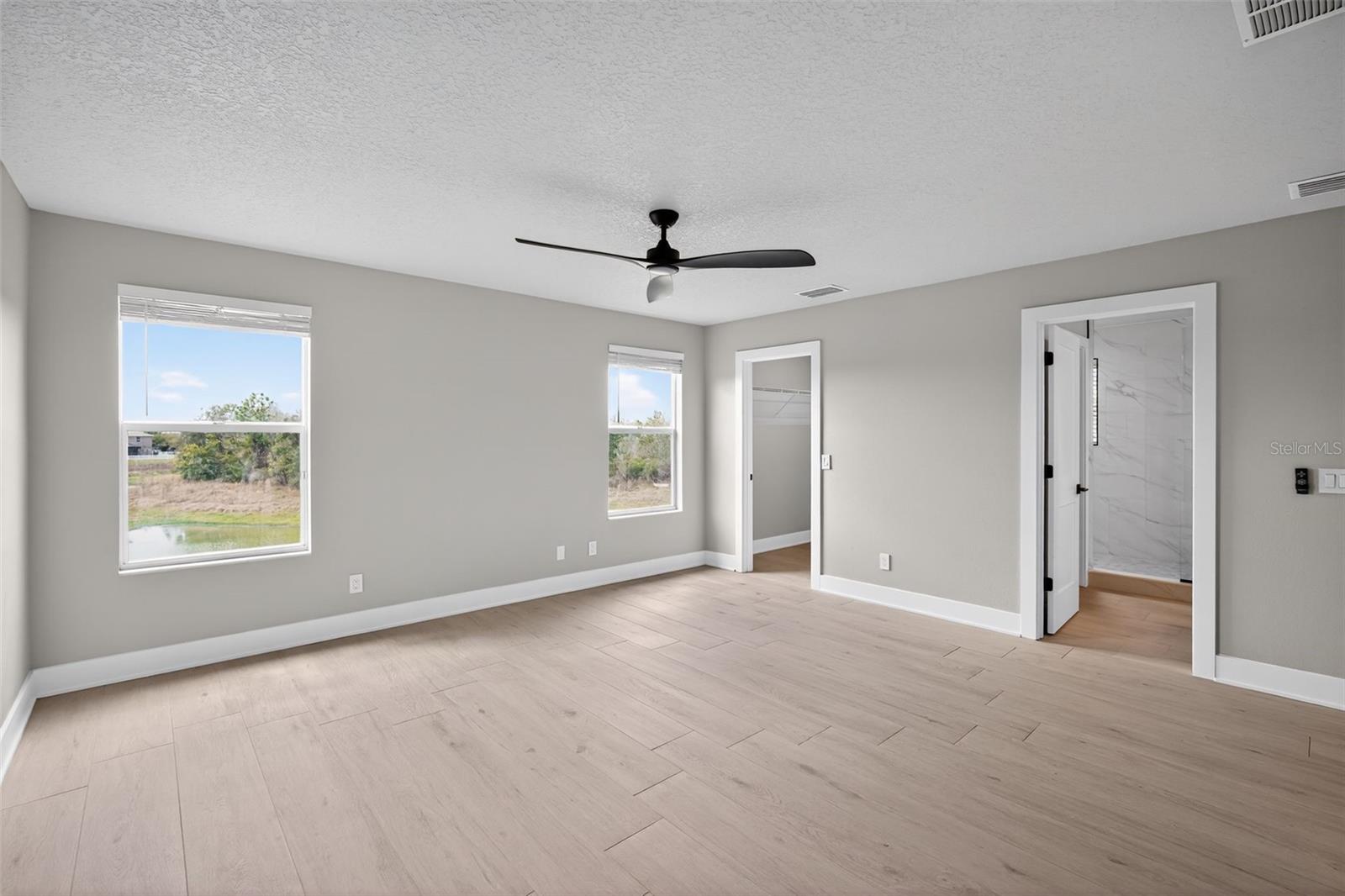 Image 23 of 34 For 20054 Nob Oak Avenue