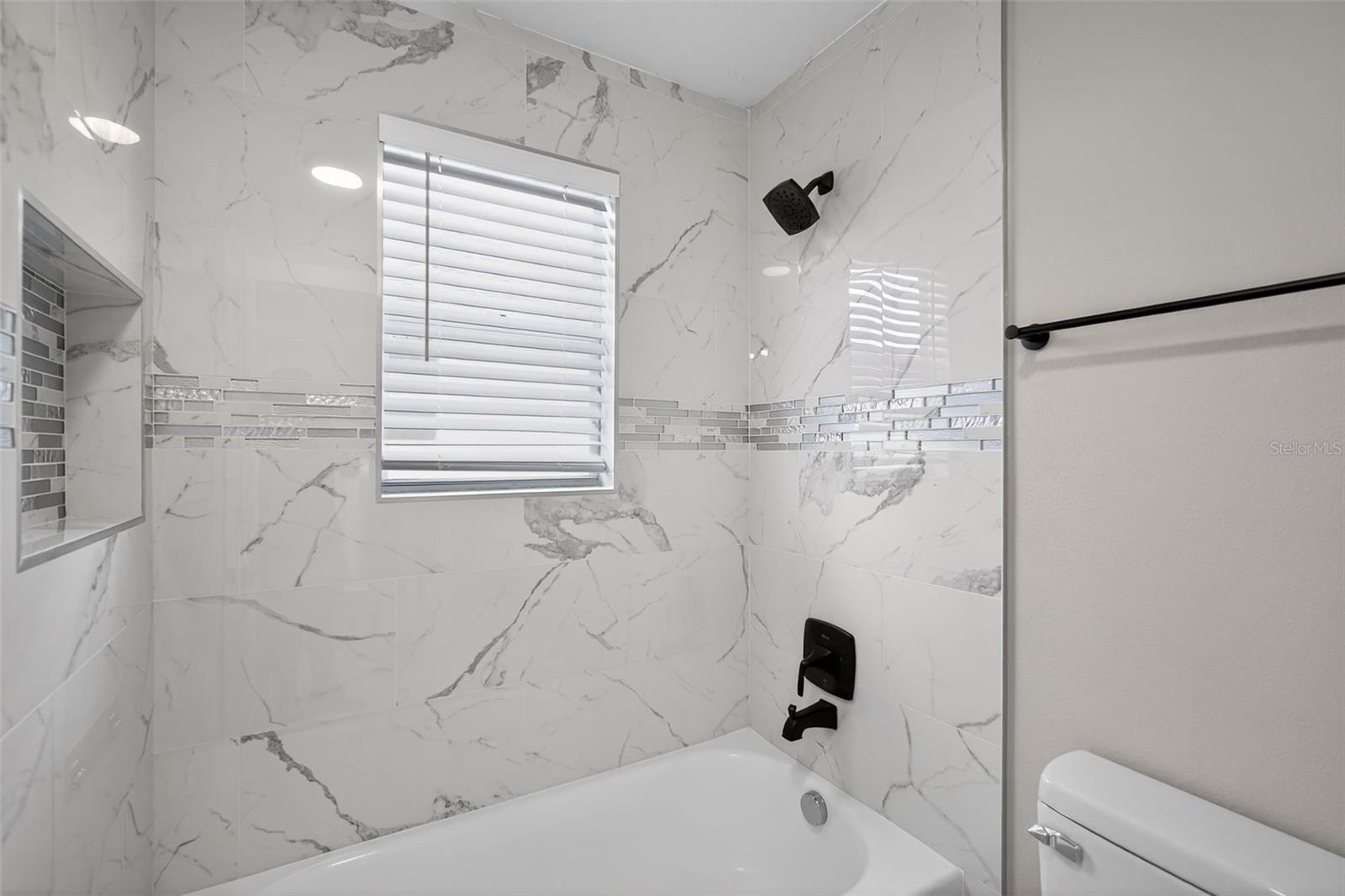 Image 28 of 34 For 20054 Nob Oak Avenue