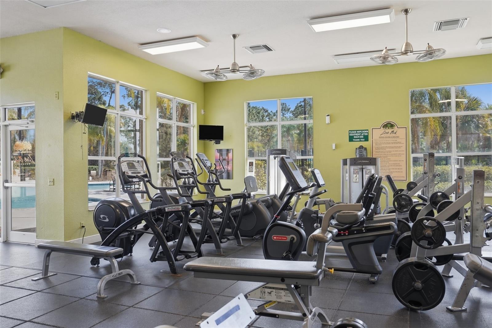 Image 31 of 34 For 20054 Nob Oak Avenue