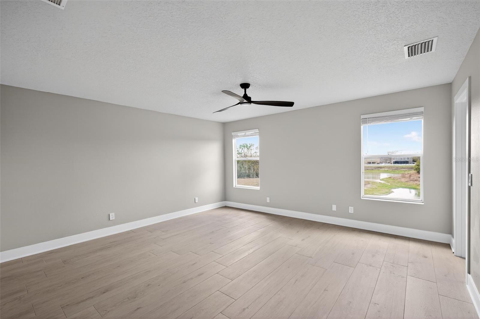 Image 9 of 34 For 20054 Nob Oak Avenue