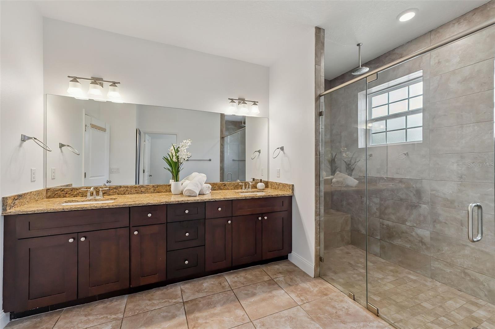 Image 25 of 50 For 1717 17th Lane