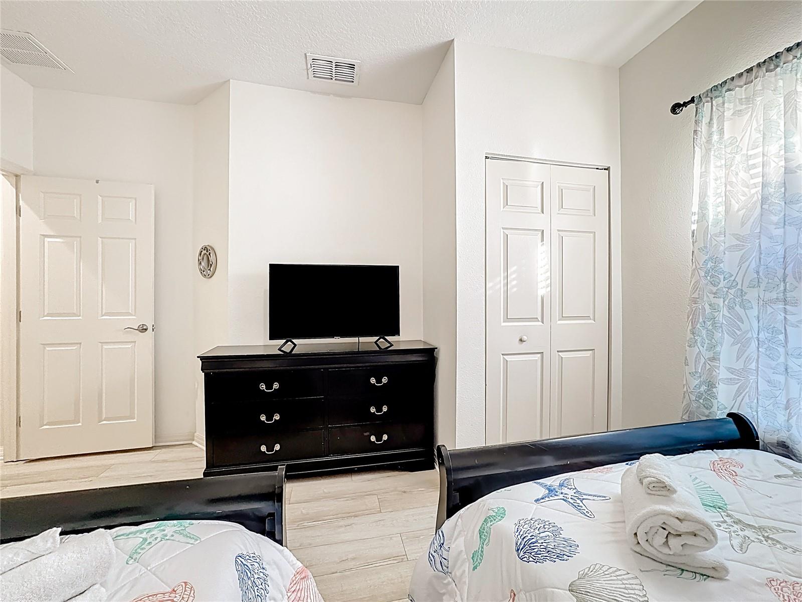 Image 15 of 37 For 8986 Shine Drive