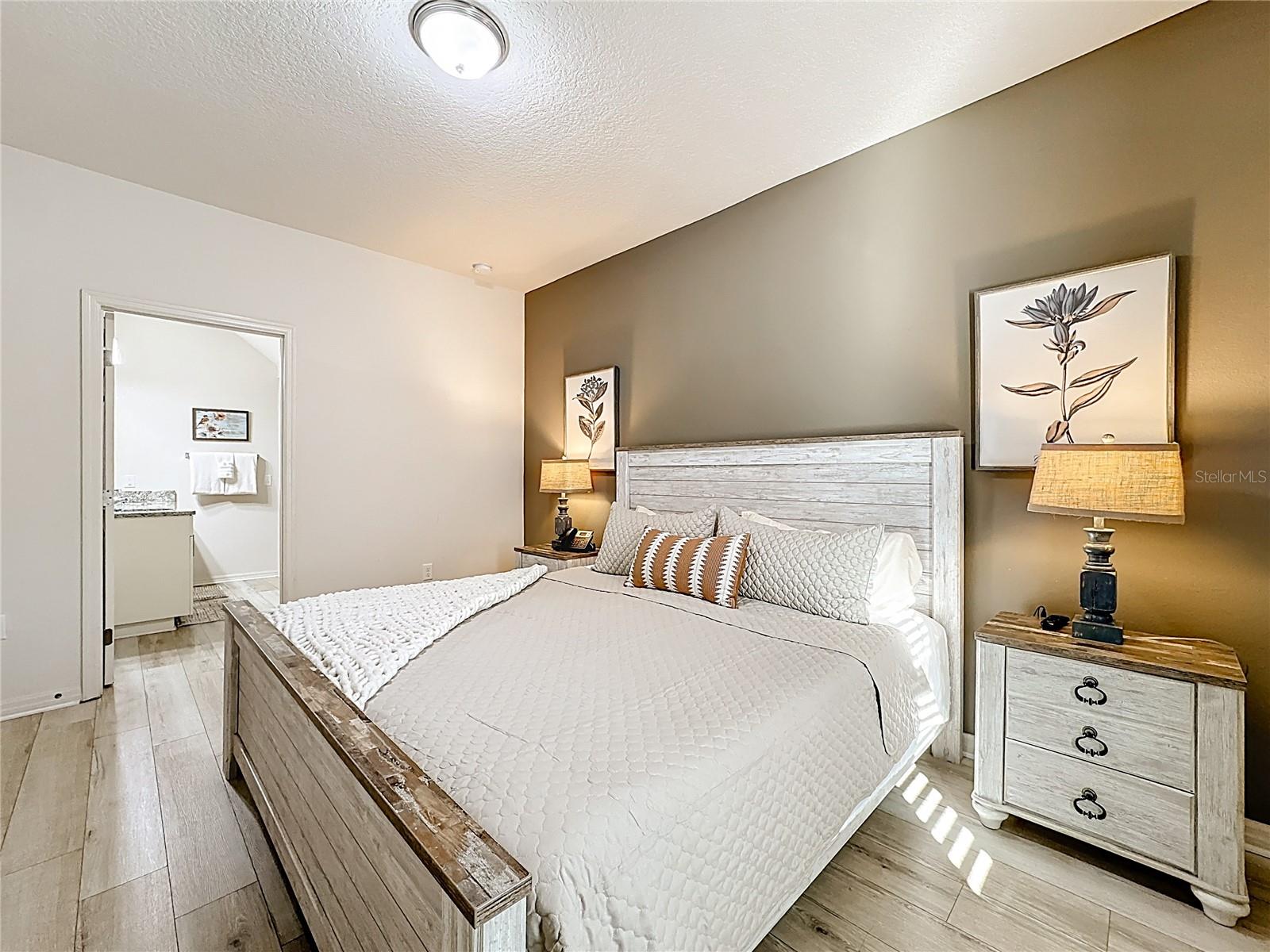 Image 22 of 37 For 8986 Shine Drive