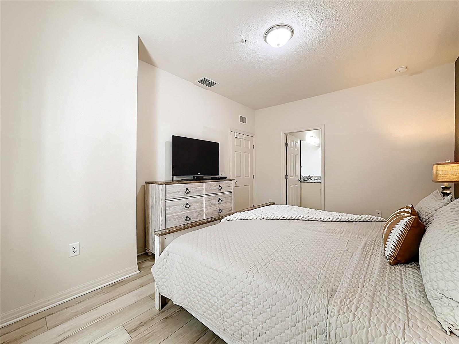 Image 23 of 37 For 8986 Shine Drive
