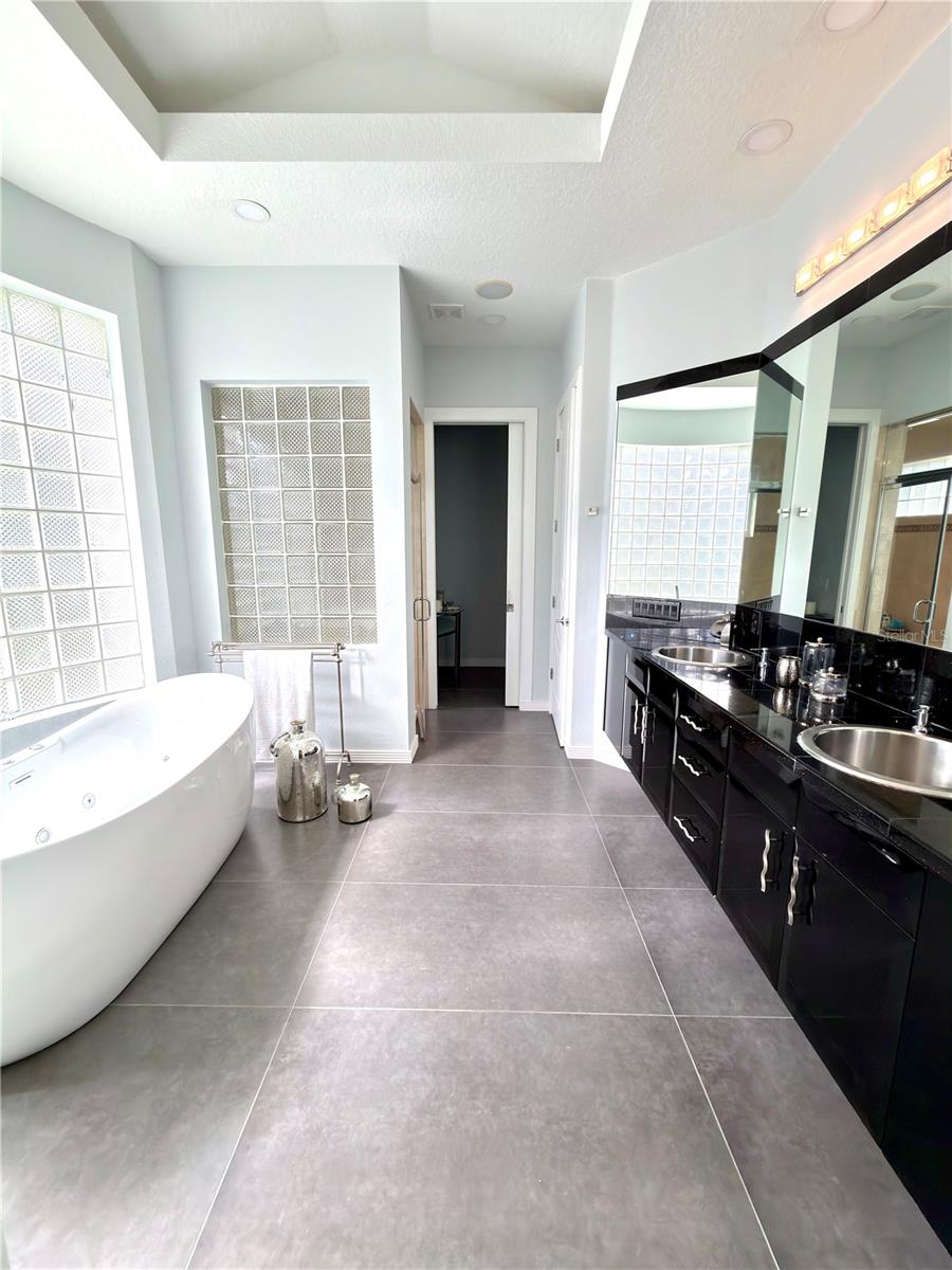 Image 18 of 73 For 6049 Lady Bet Drive