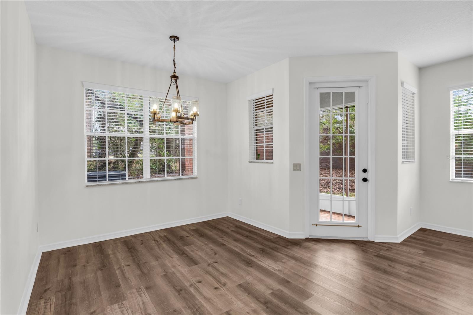 Image 11 of 39 For 3699 Oakdale Circle 105