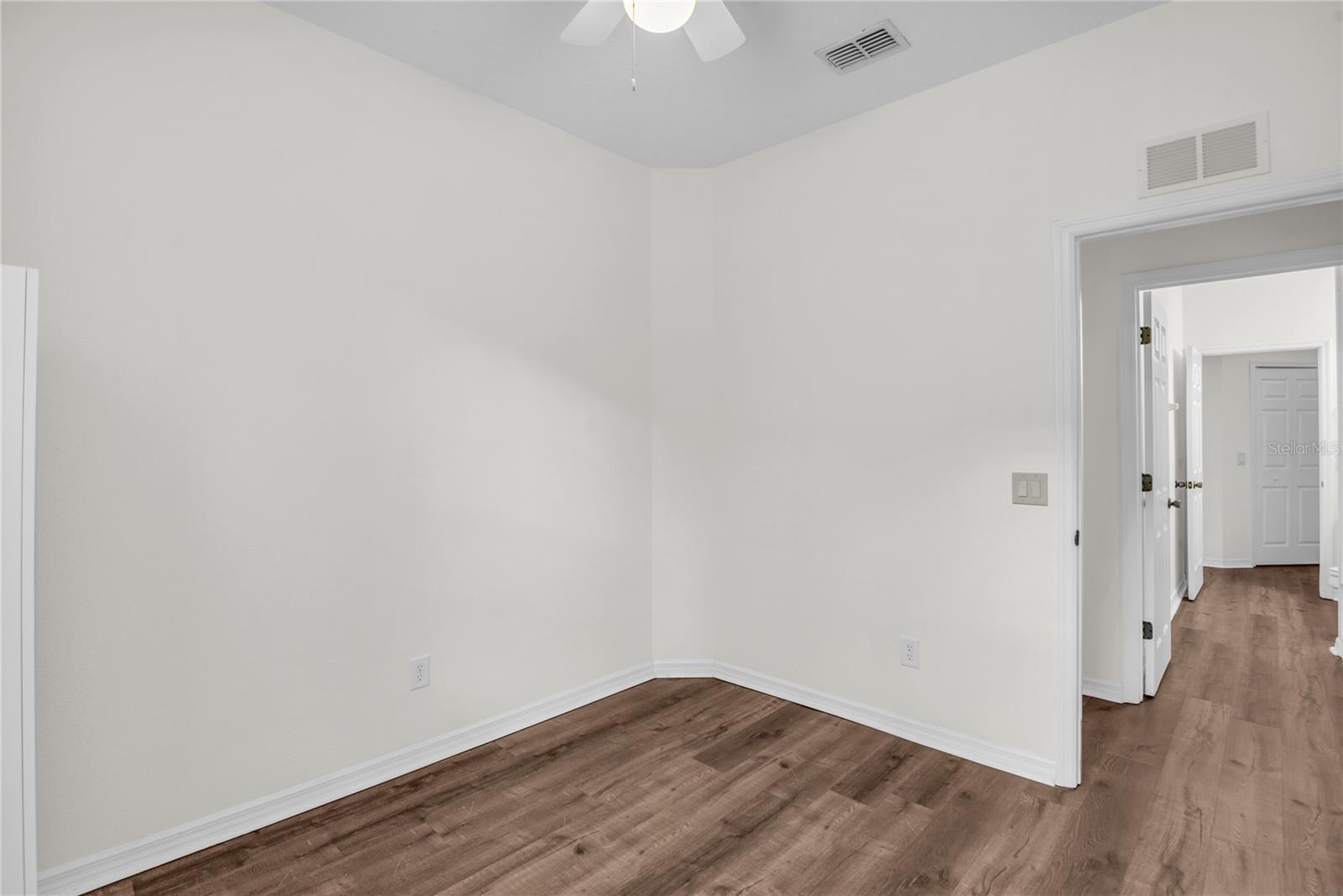 Image 21 of 39 For 3699 Oakdale Circle 105