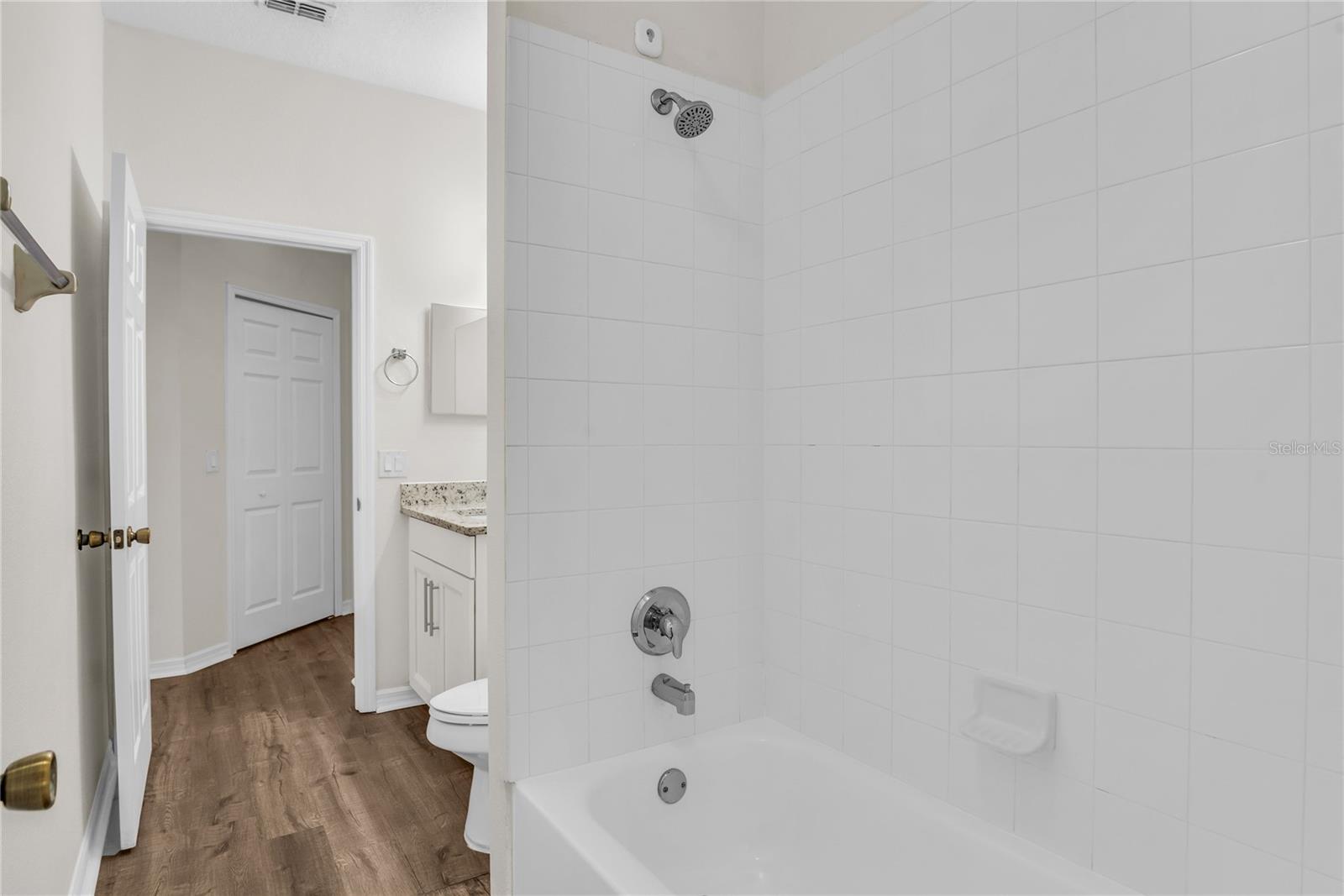 Image 22 of 39 For 3699 Oakdale Circle 105