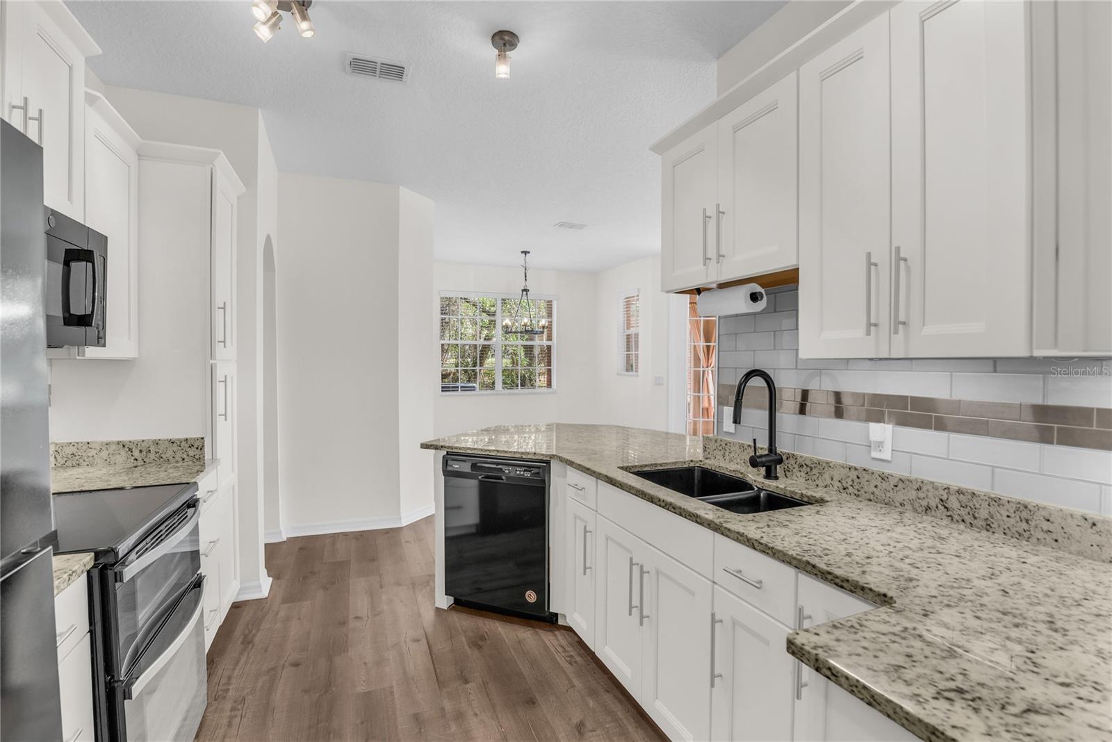 Image 4 of 39 For 3699 Oakdale Circle 105