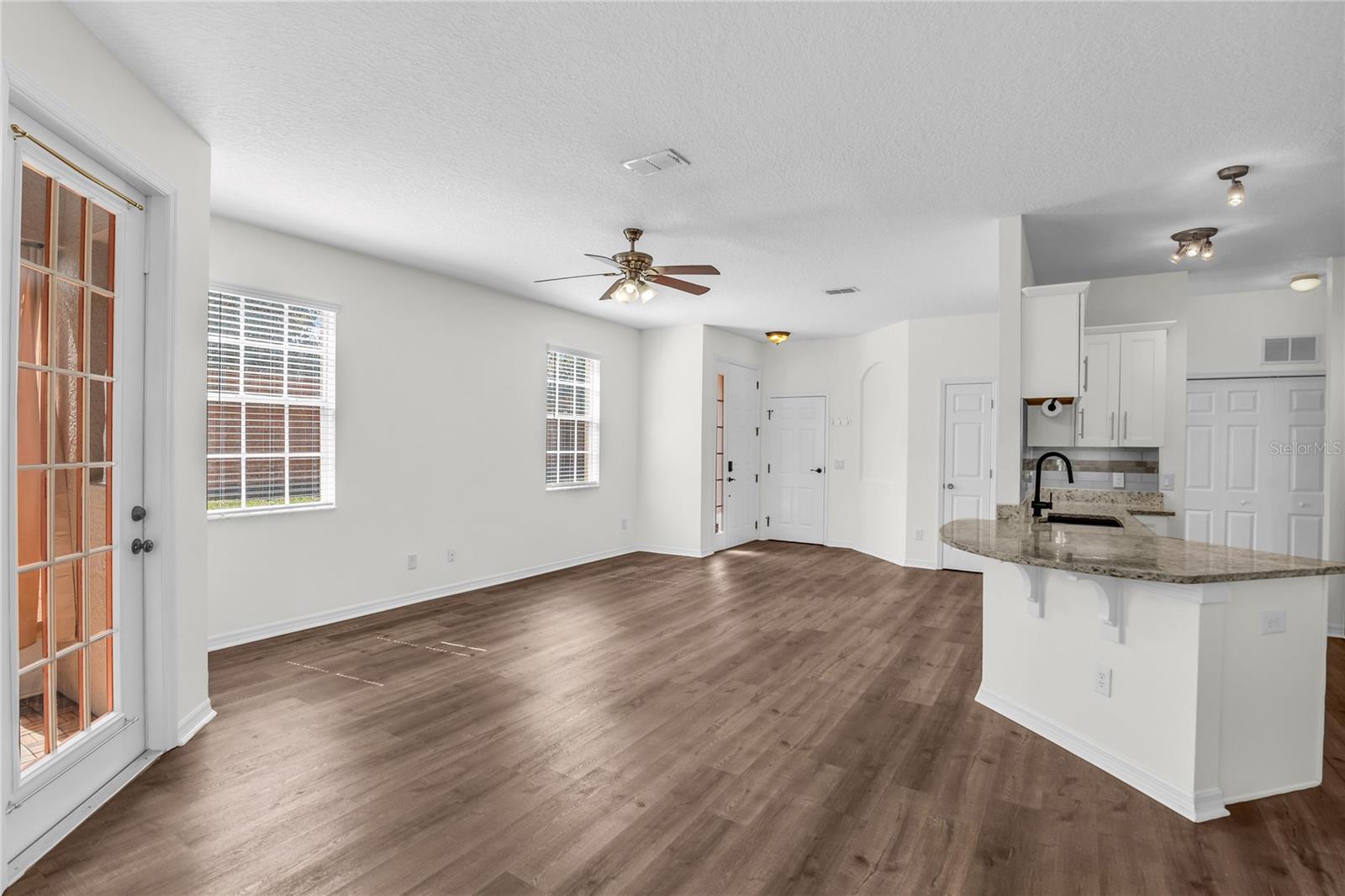 Image 6 of 39 For 3699 Oakdale Circle 105