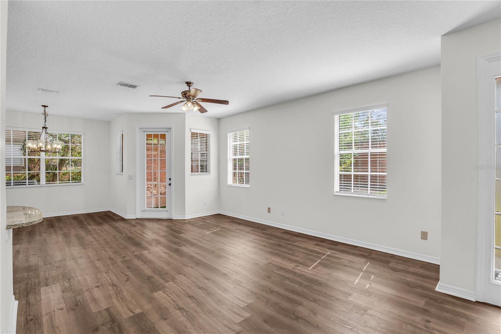 Image 9 of 39 For 3699 Oakdale Circle 105