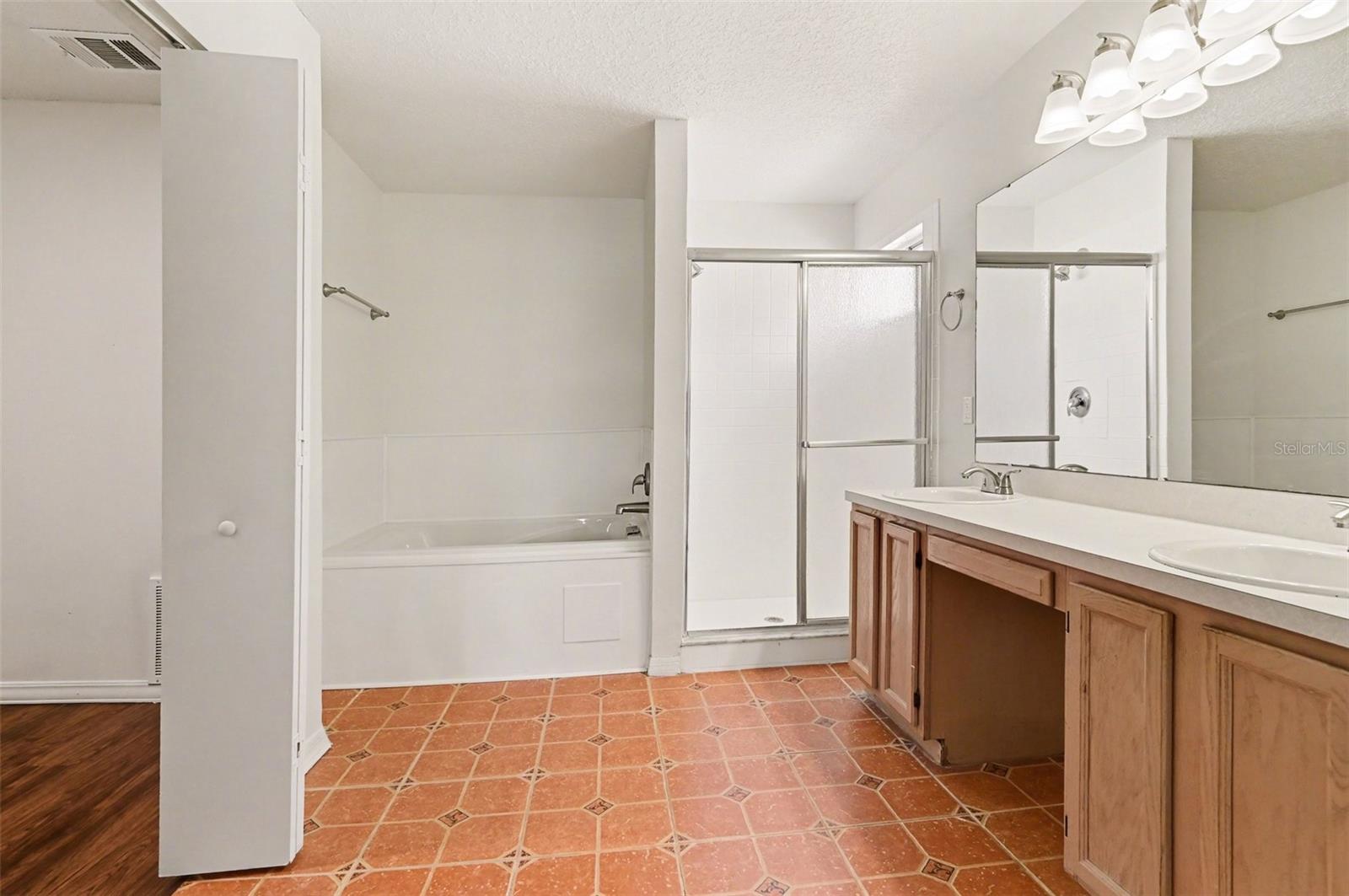 Image 27 of 30 For 314 Lancer Oak Drive