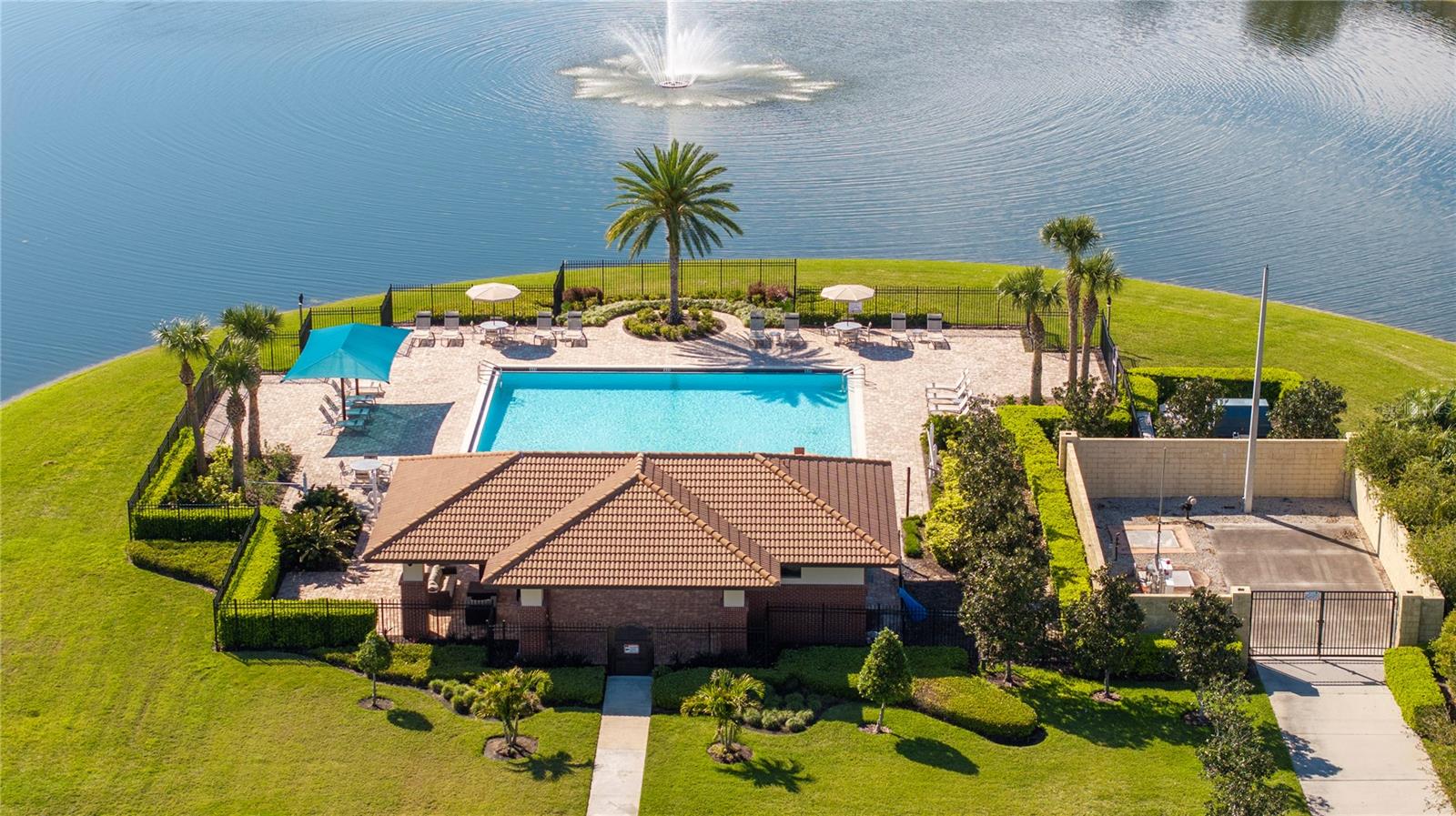 Image 9 of 100 For 9442 Royal Estates Boulevard