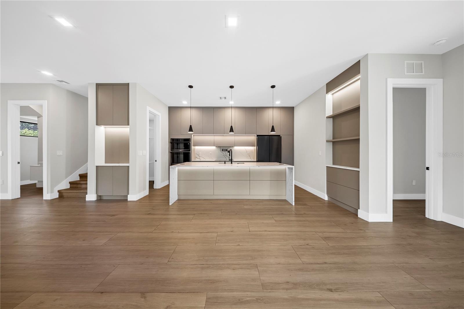 Image 10 of 54 For 1937 Marks Street