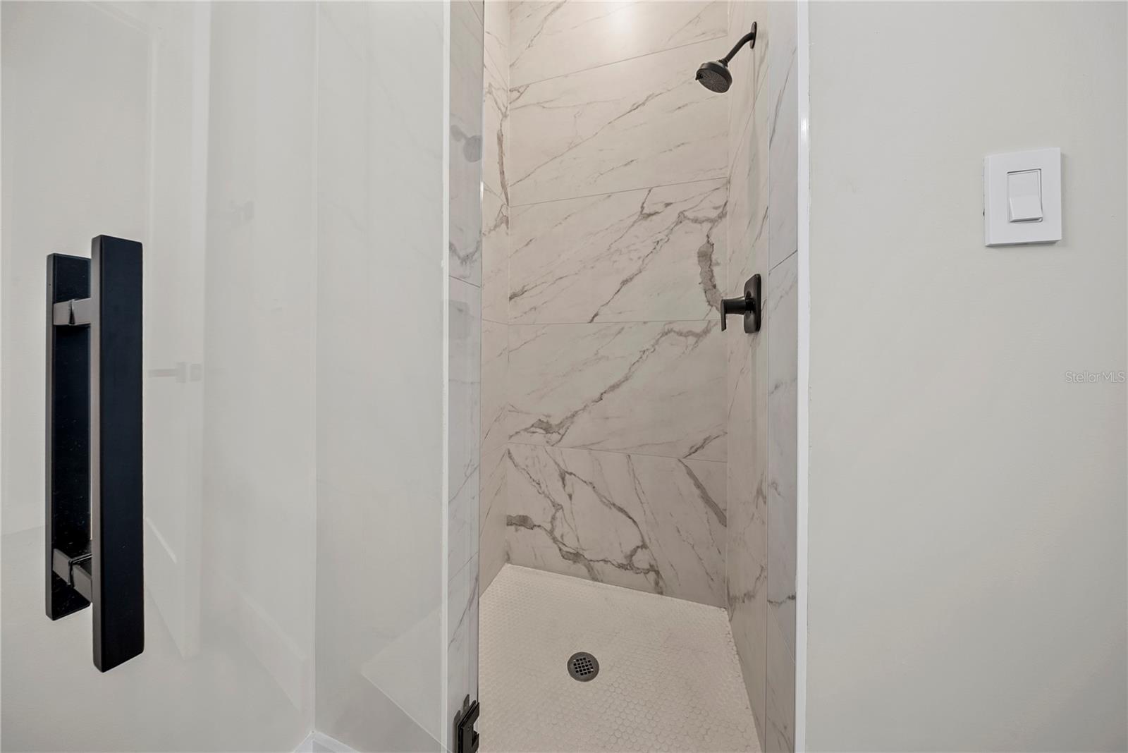 Image 18 of 54 For 1937 Marks Street