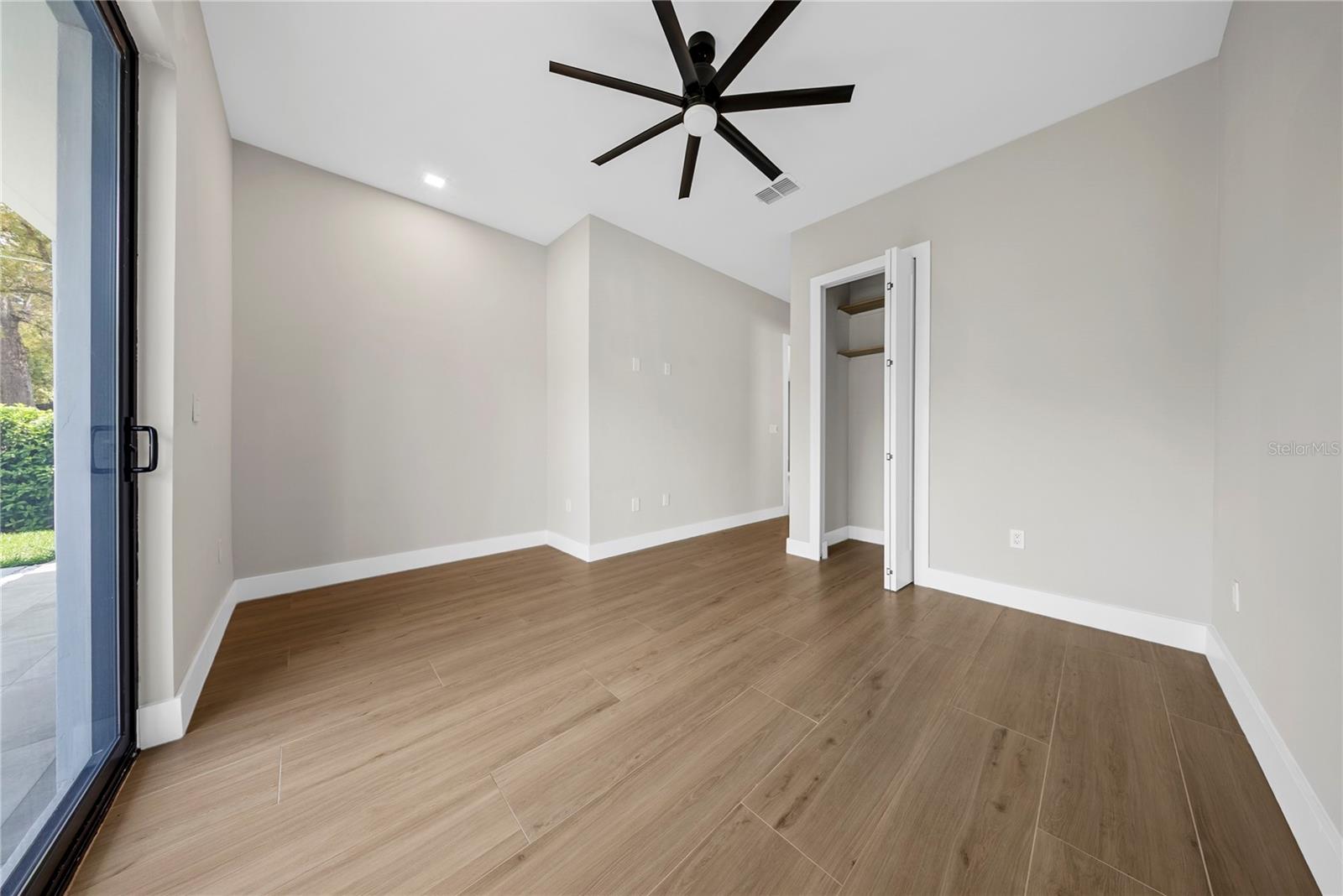 Image 20 of 54 For 1937 Marks Street