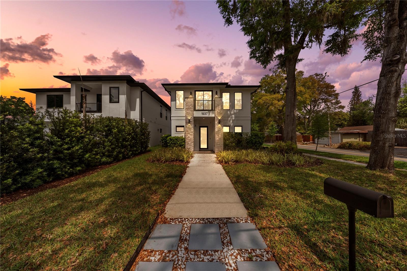 Image 3 of 54 For 1937 Marks Street