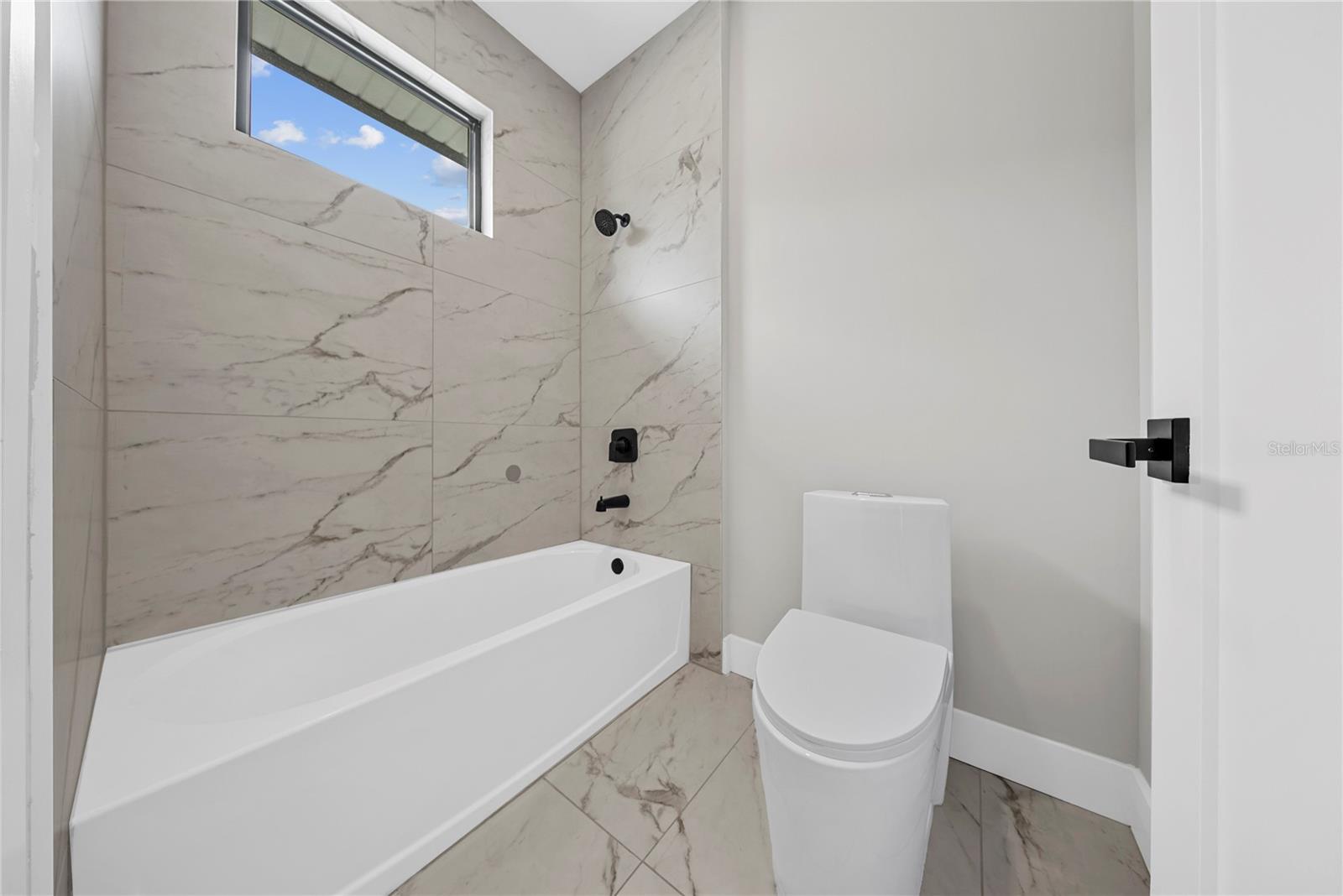 Image 31 of 54 For 1937 Marks Street