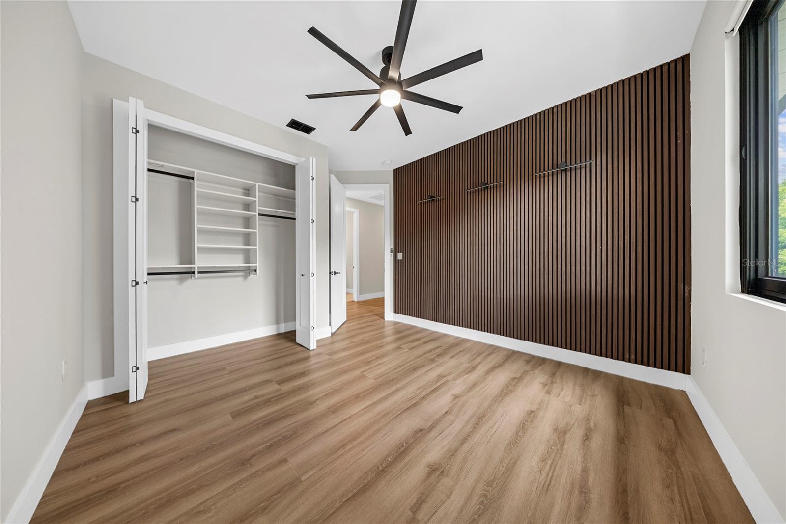 Image 32 of 54 For 1937 Marks Street