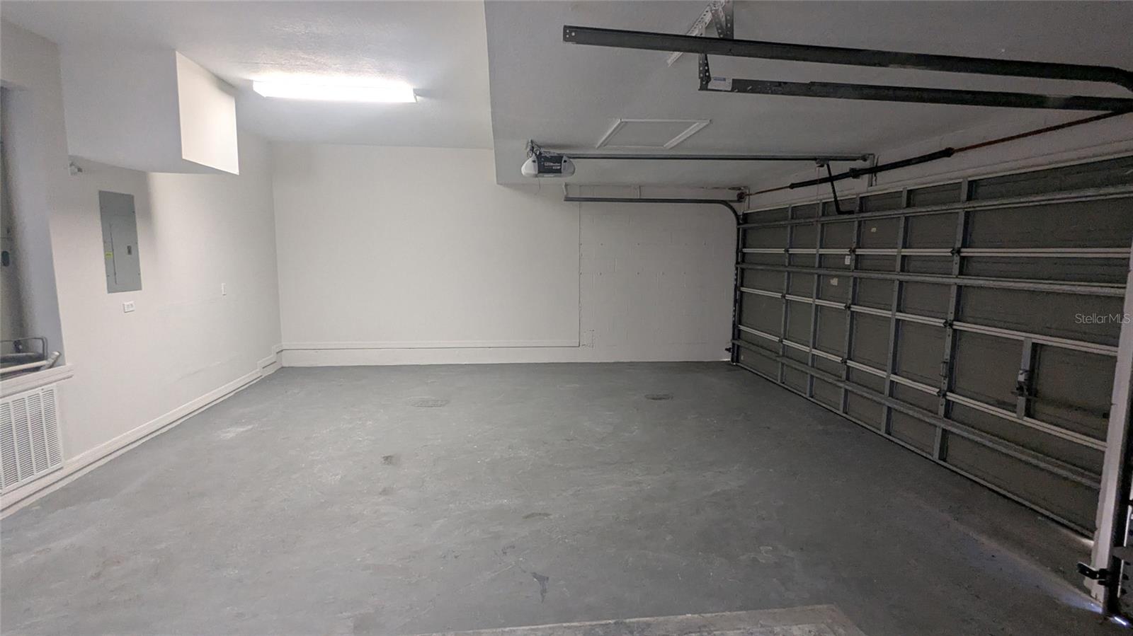 Image 21 of 22 For 433 Eastbridge Drive