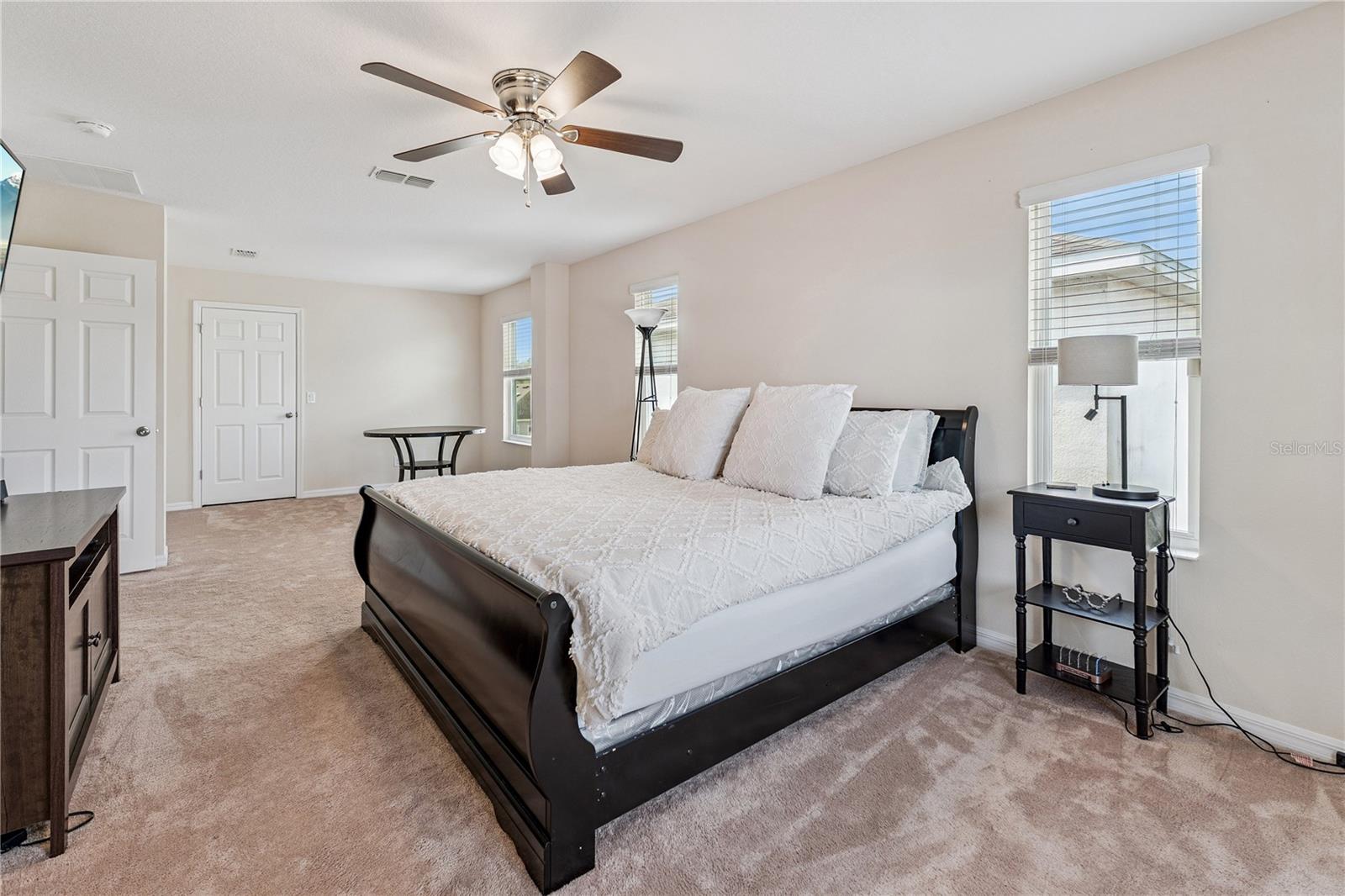 Image 17 of 35 For 4633 Baymoor Drive