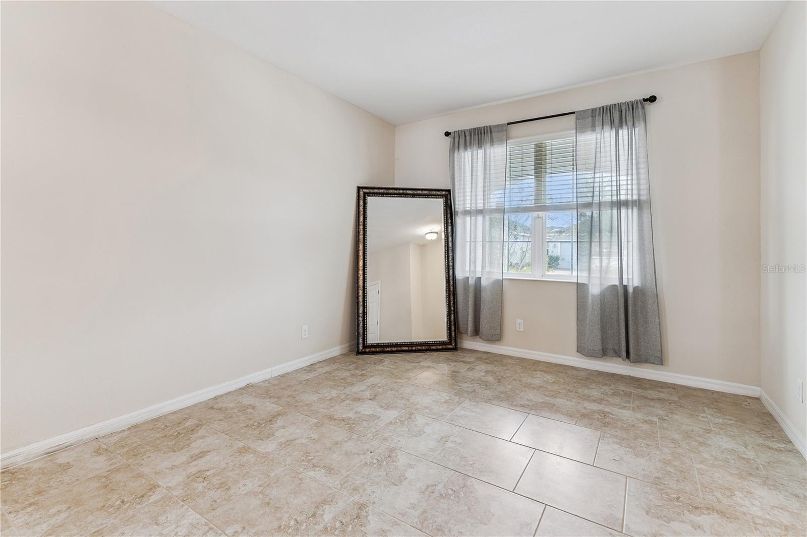 Image 26 of 35 For 4633 Baymoor Drive