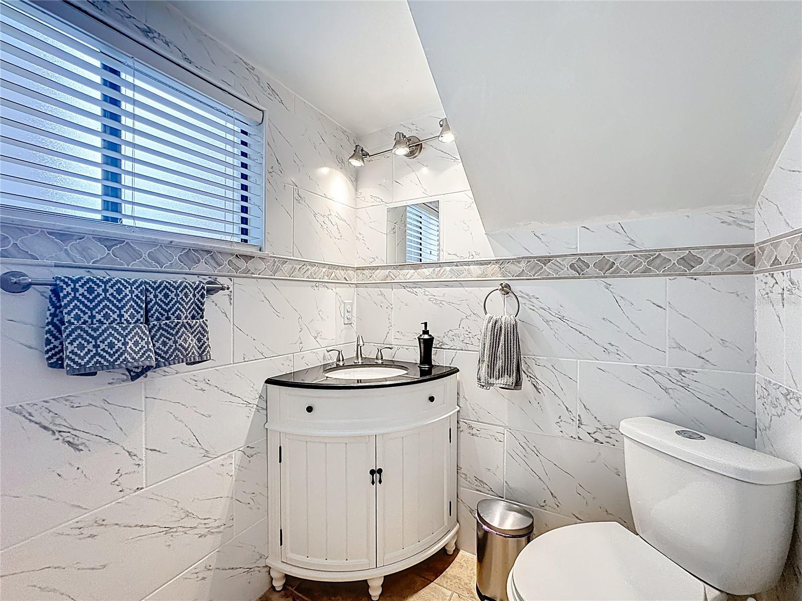 Listing photo id 30 for 139 Carolwood Boulevard