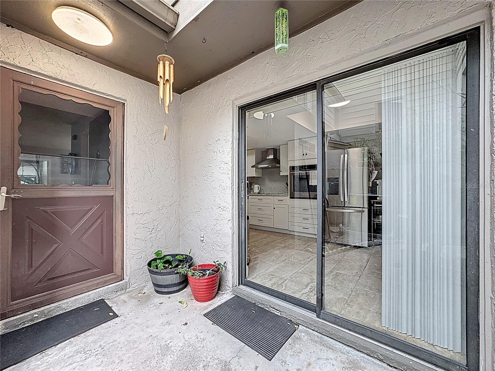 Listing photo id 31 for 139 Carolwood Boulevard