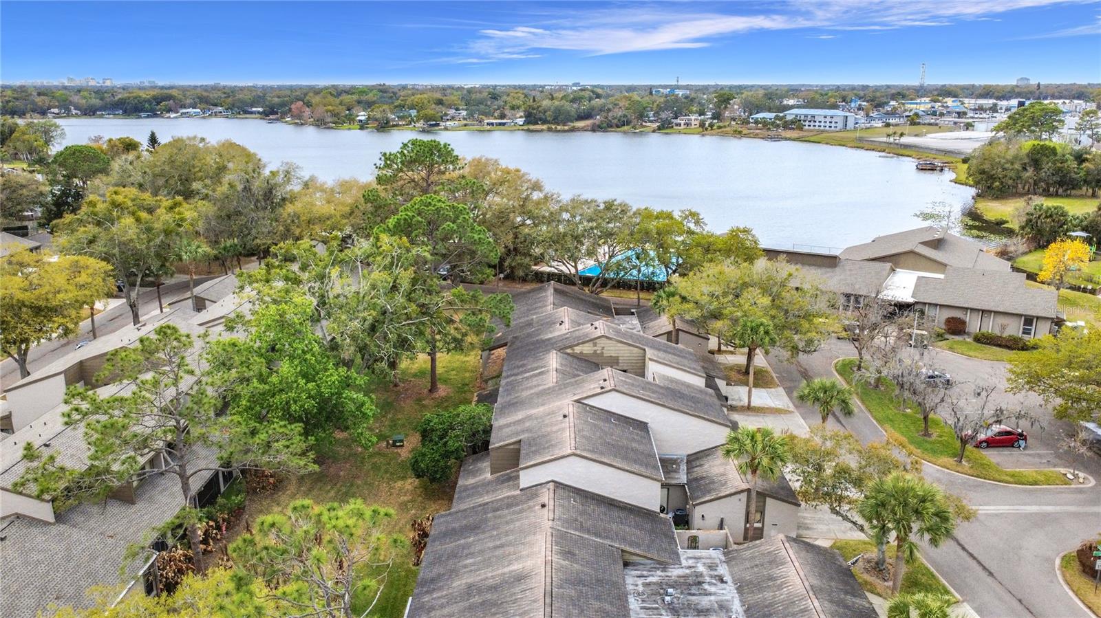 Listing photo id 35 for 139 Carolwood Boulevard