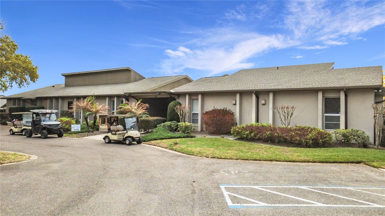 Listing photo id 39 for 139 Carolwood Boulevard