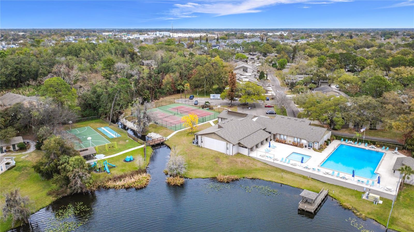 Listing photo id 46 for 139 Carolwood Boulevard