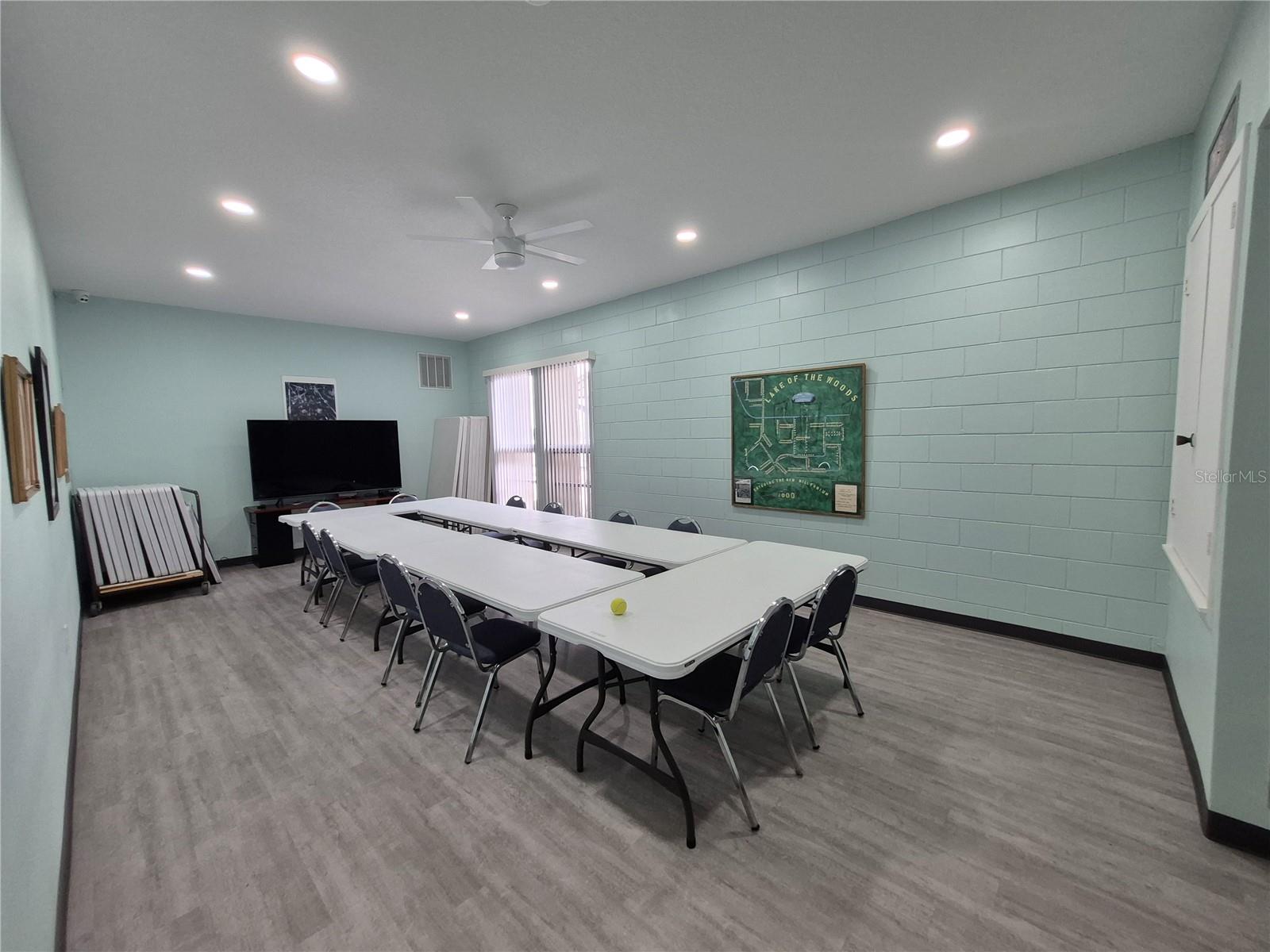 Listing photo id 53 for 139 Carolwood Boulevard