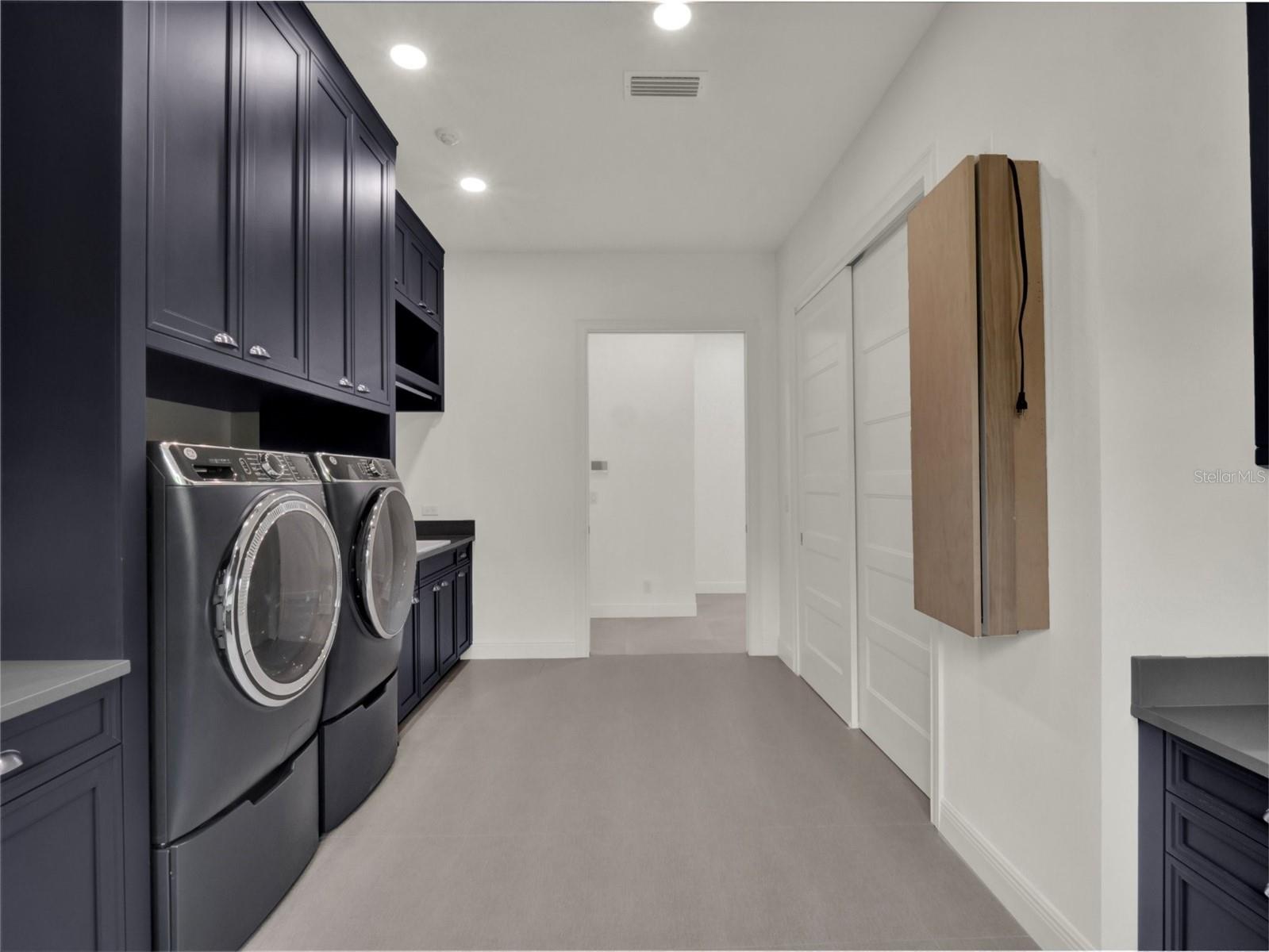 Image 62 of 100 For 7615 12th Circle