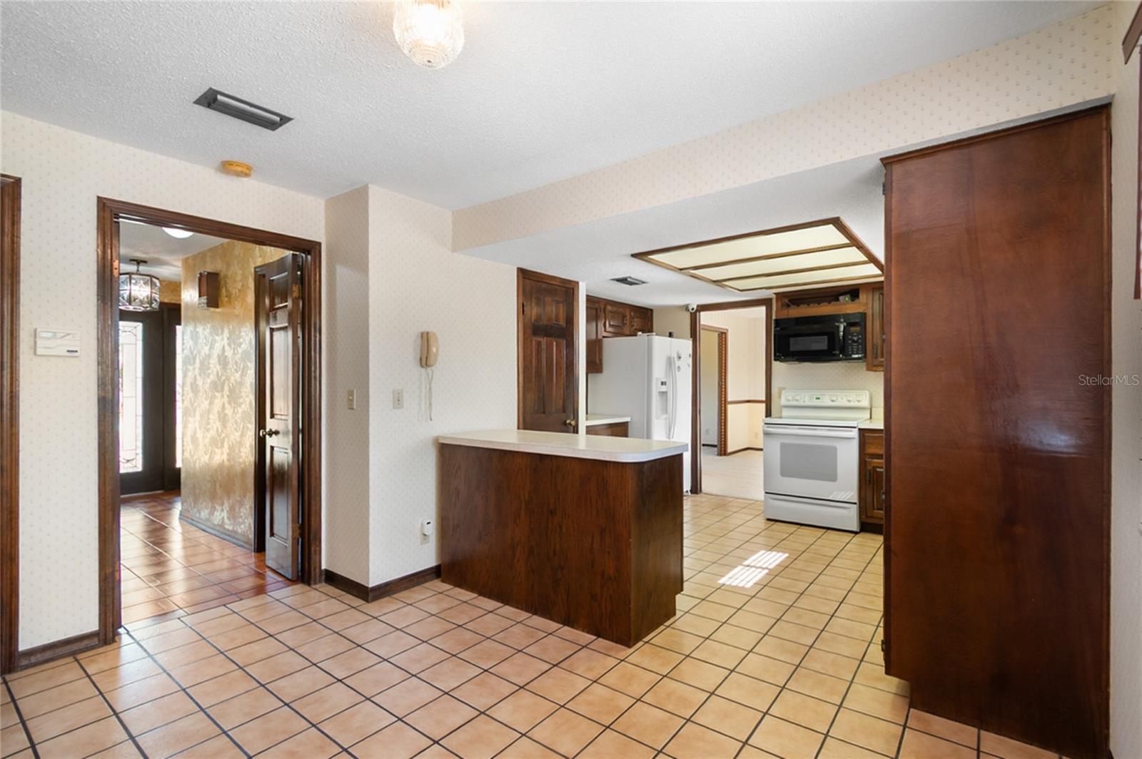 Image 11 of 43 For 330 Sanchez Avenue