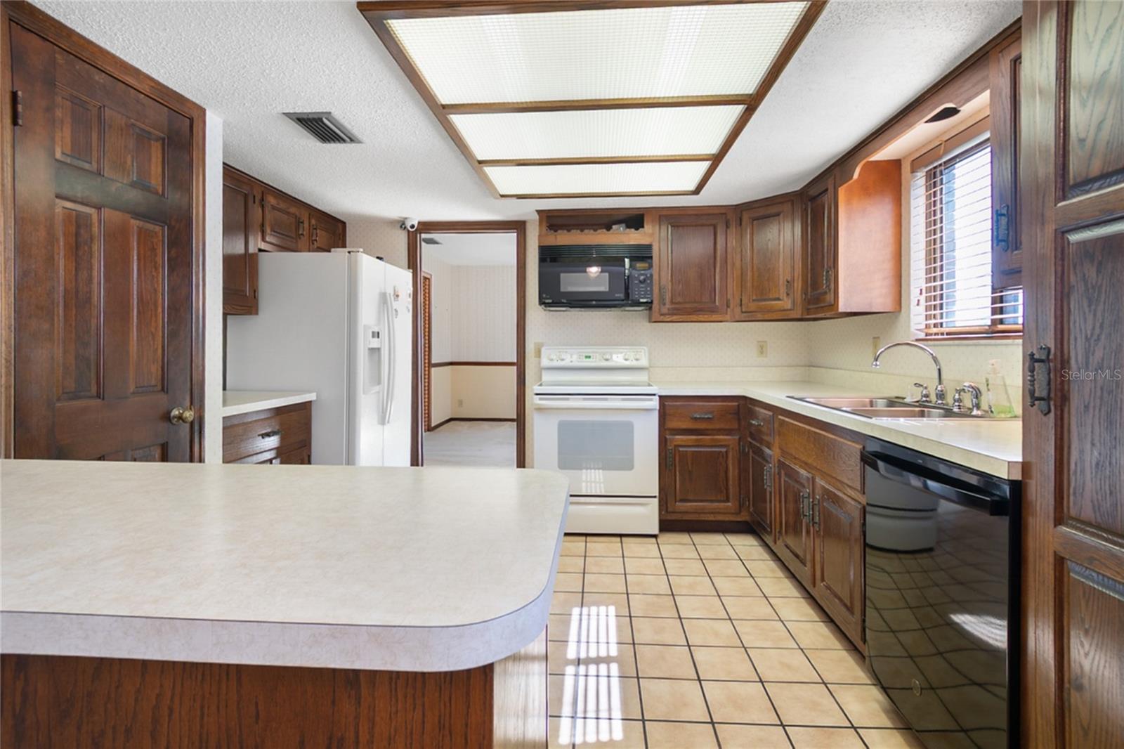 Image 12 of 43 For 330 Sanchez Avenue