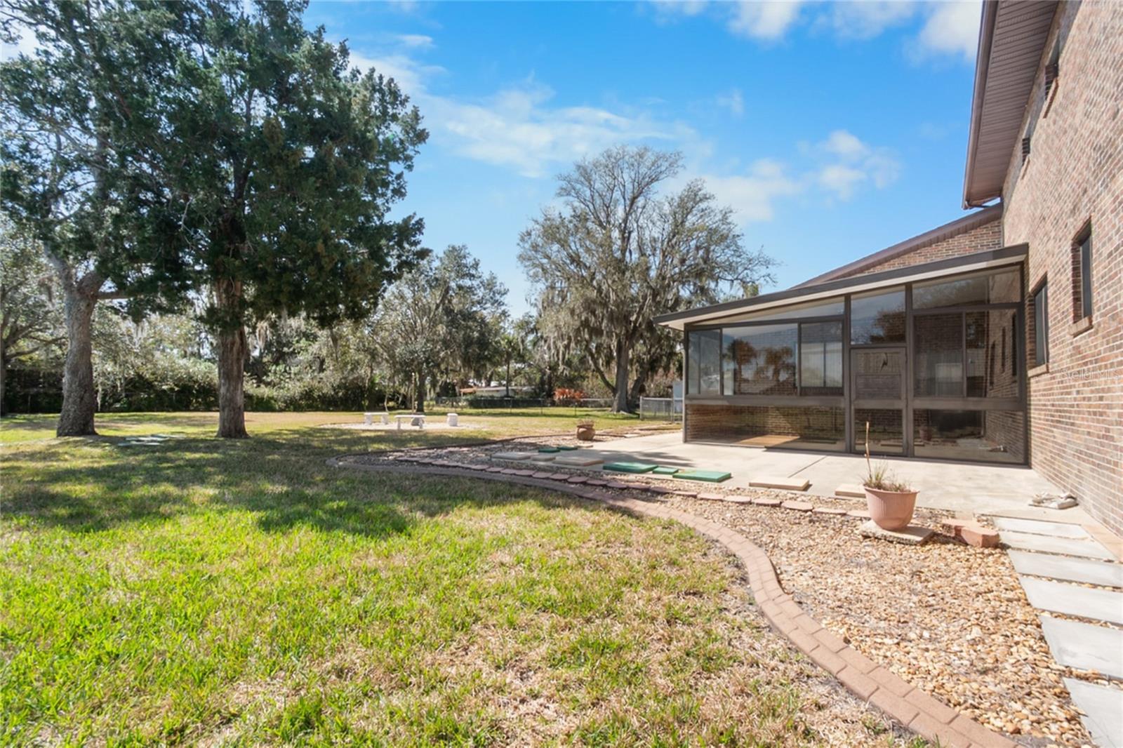 Image 38 of 43 For 330 Sanchez Avenue