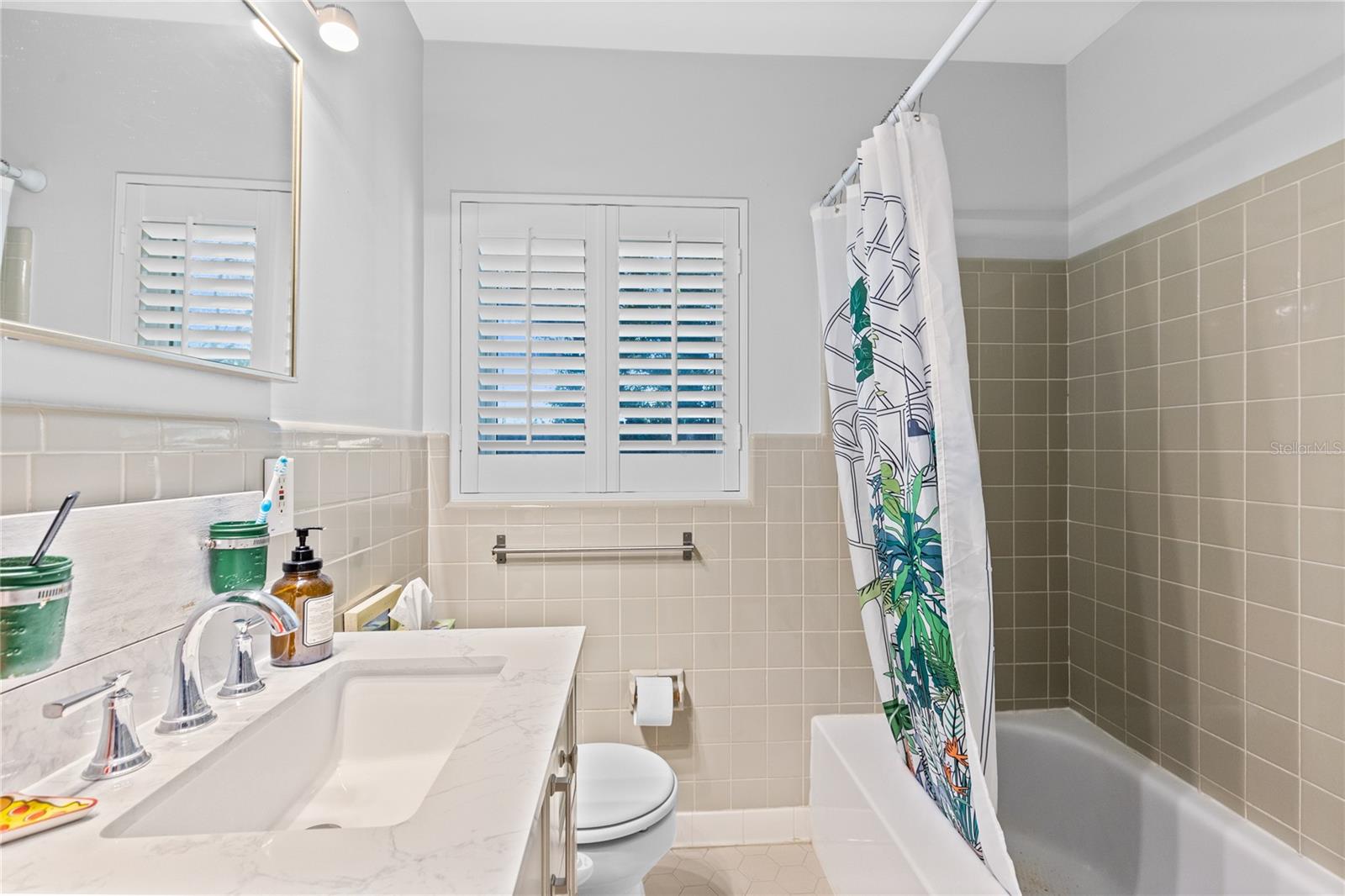 Image 17 of 34 For 958 Hanover Avenue