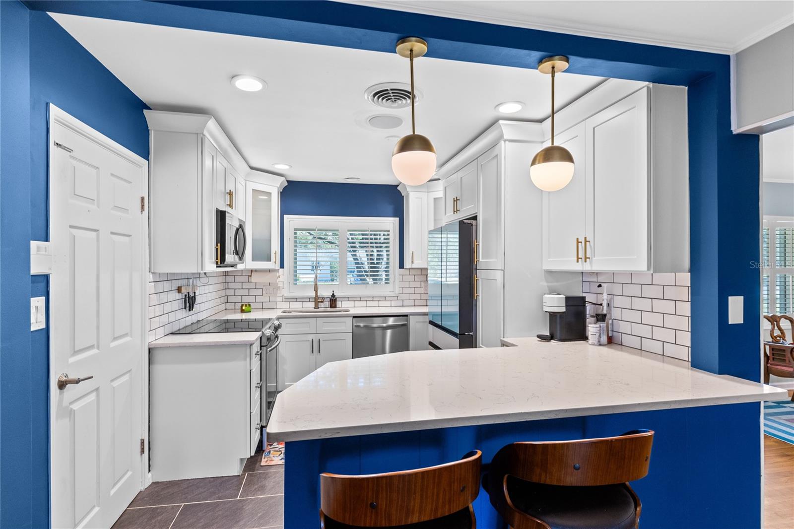 Image 6 of 34 For 958 Hanover Avenue