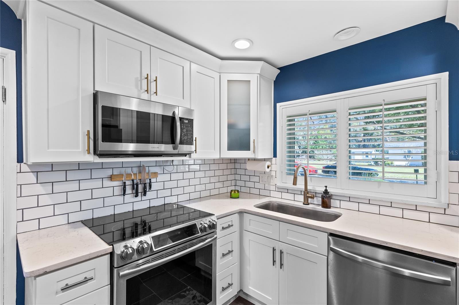 Image 8 of 34 For 958 Hanover Avenue